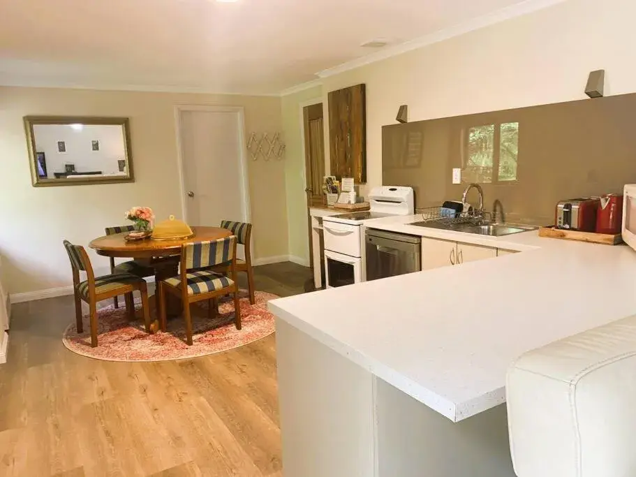 Two-Bedroom Apartment in Cloudland Garden Oasis Two-Bedroom Apartment in Cloudland Garden Oasis
