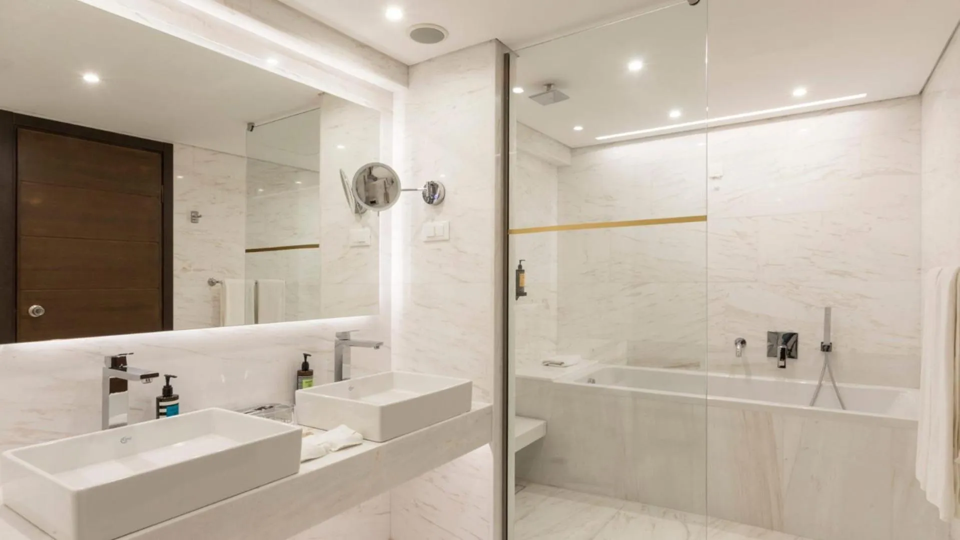 Bathroom in Elounda Mare Relais & Châteaux Hotel