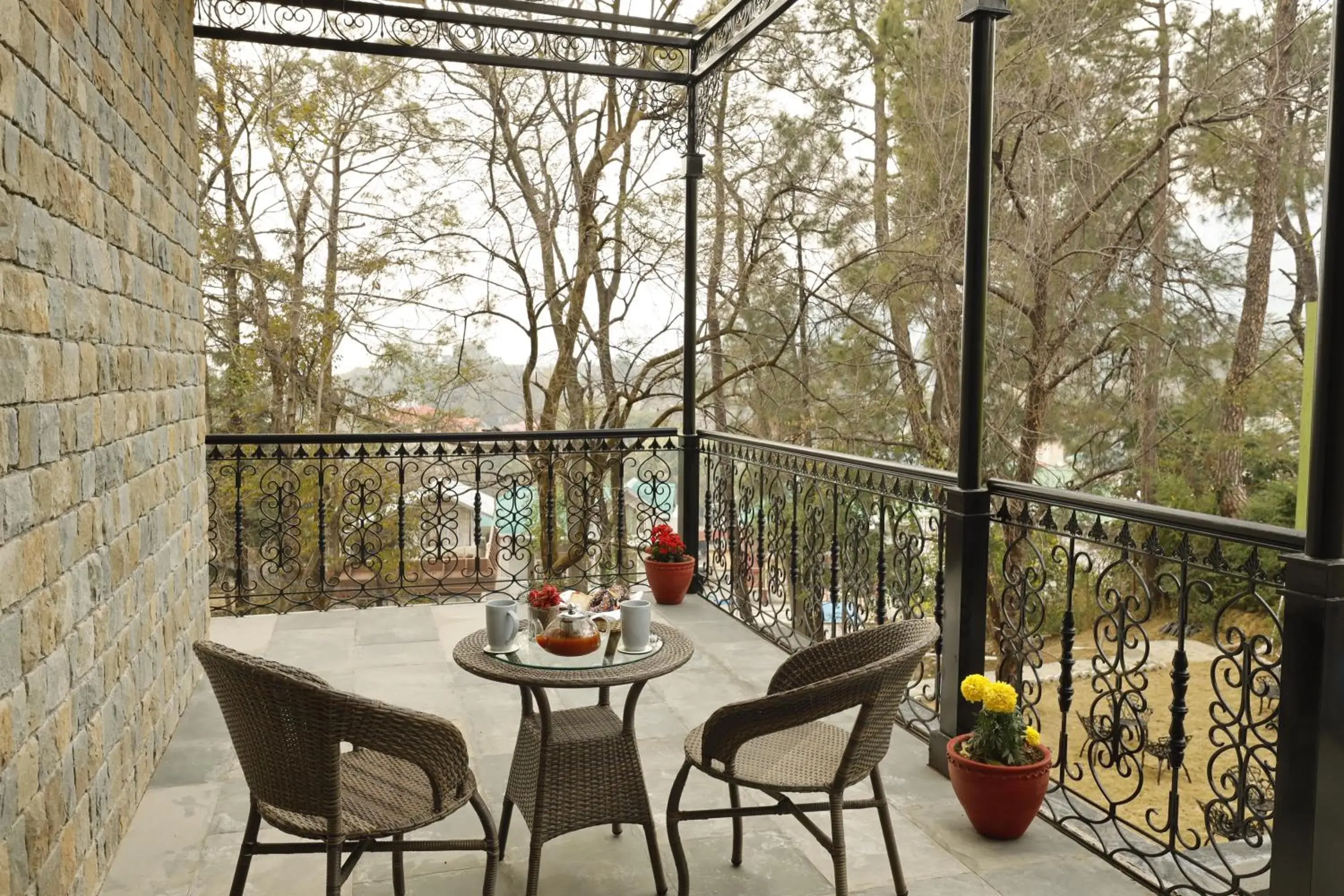 King Room with Mountain View in Infinitea Dakbunglow Palampur King Room with Mountain View in Infinitea Dakbunglow Palampur