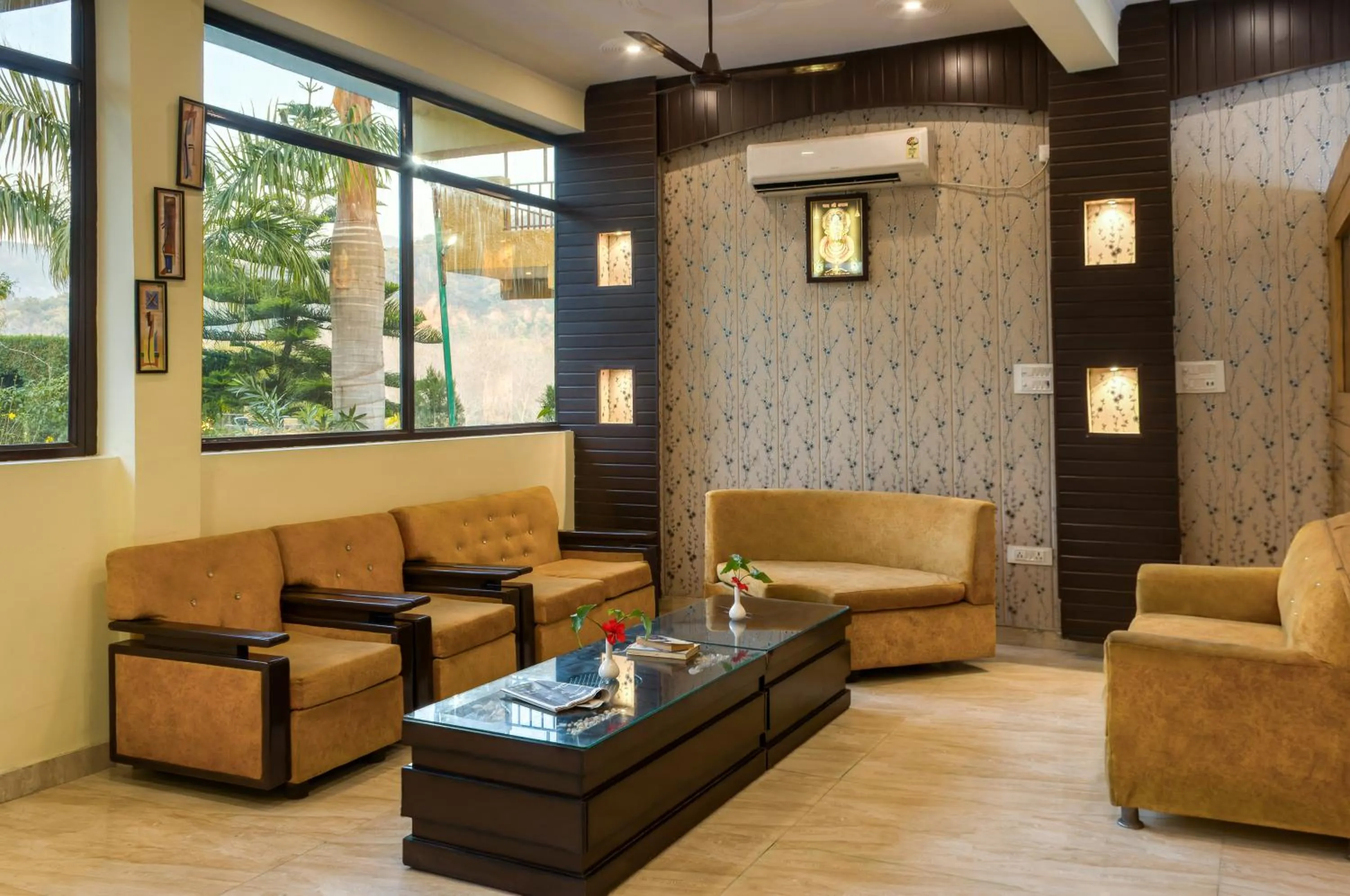 Seating area in Dee Fellows Riverside Resort