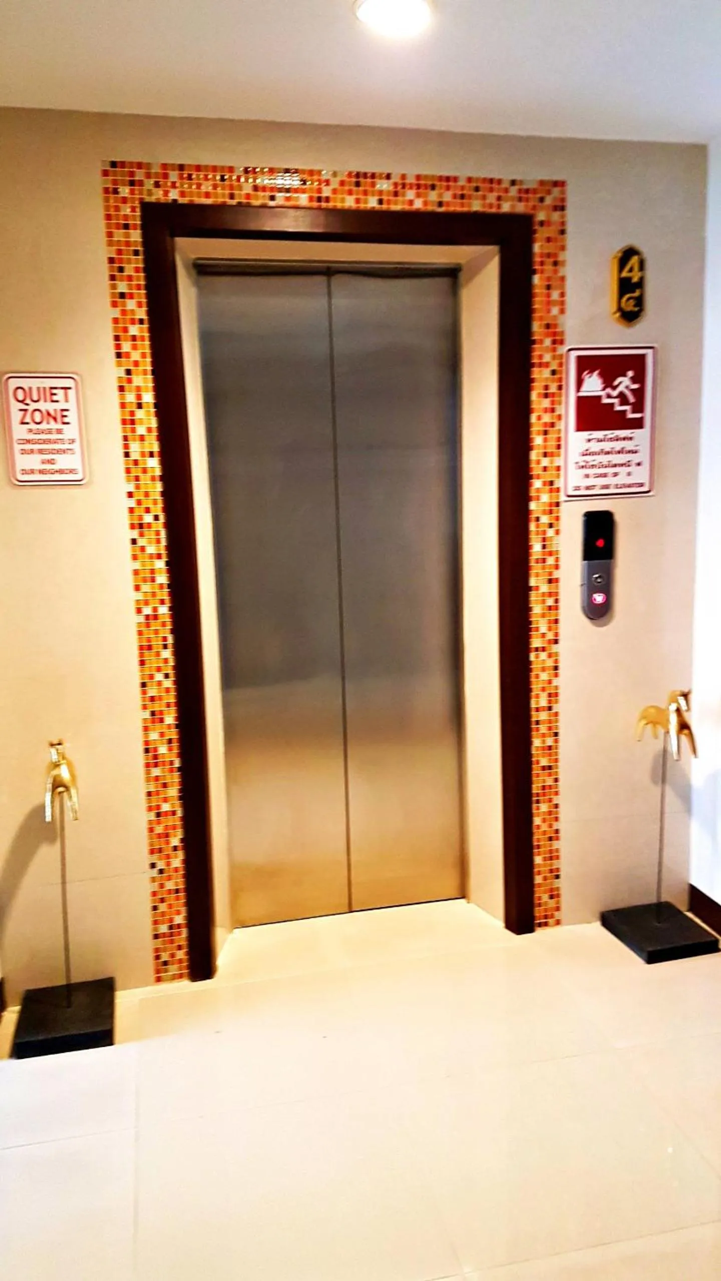 elevator in Southern Comfort Patong