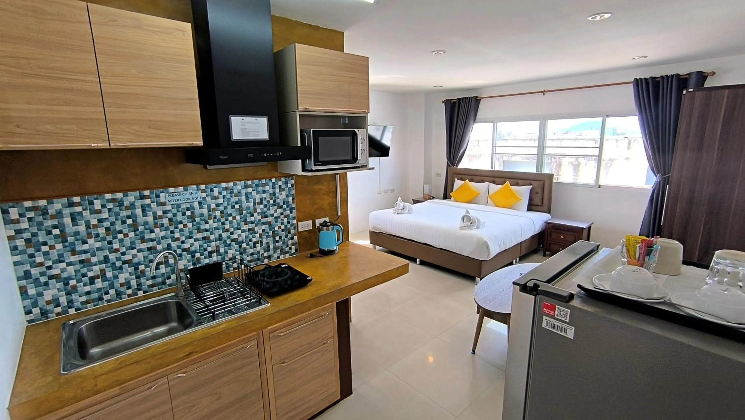 Photo of the whole room, Bed in Southern Comfort Patong