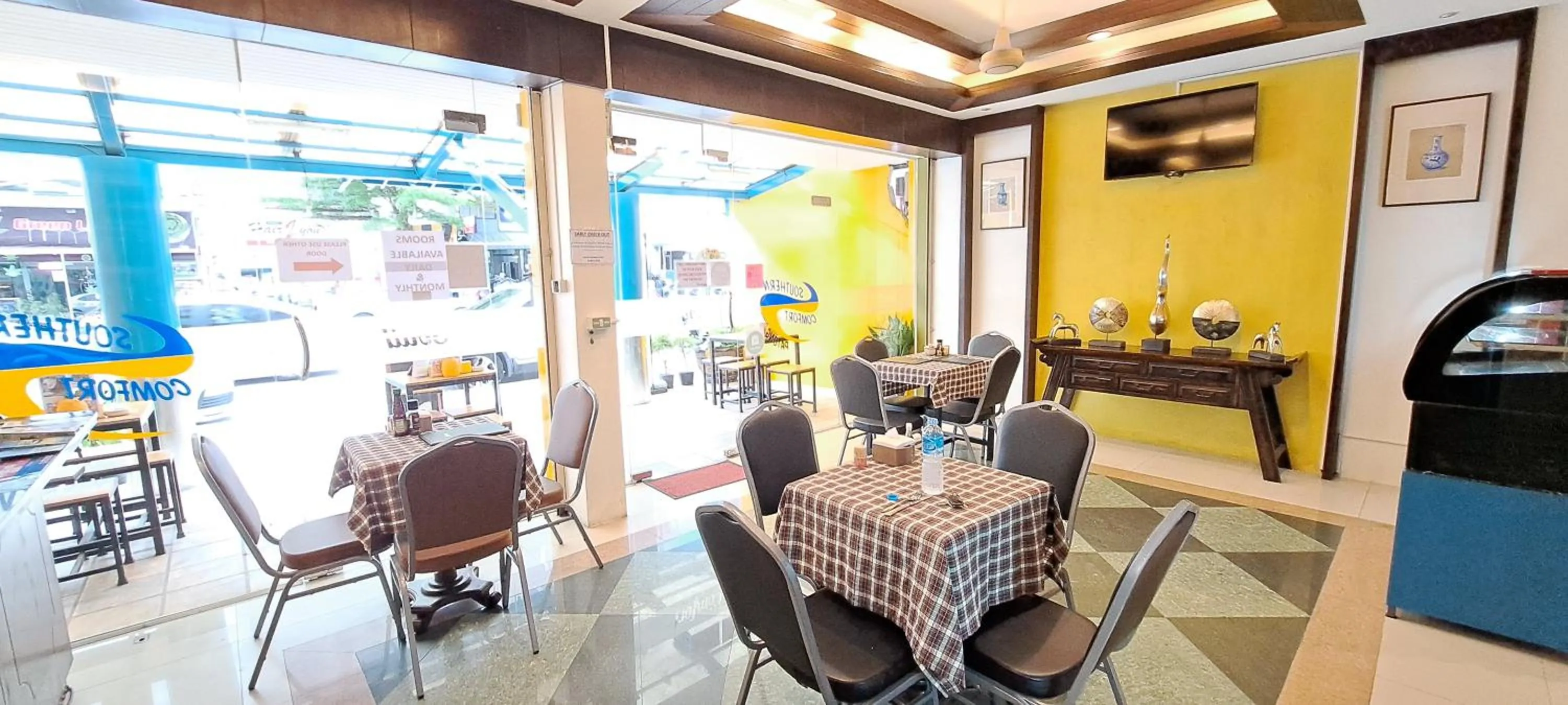 Restaurant/places to eat in Southern Comfort Patong