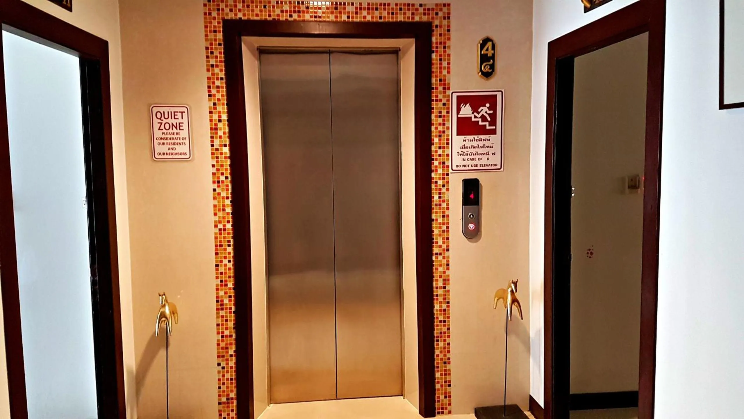 elevator in Southern Comfort Patong