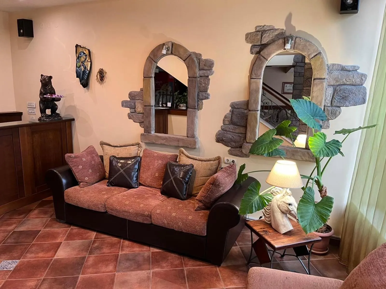 Lounge or bar in HOTEL BOLYARI