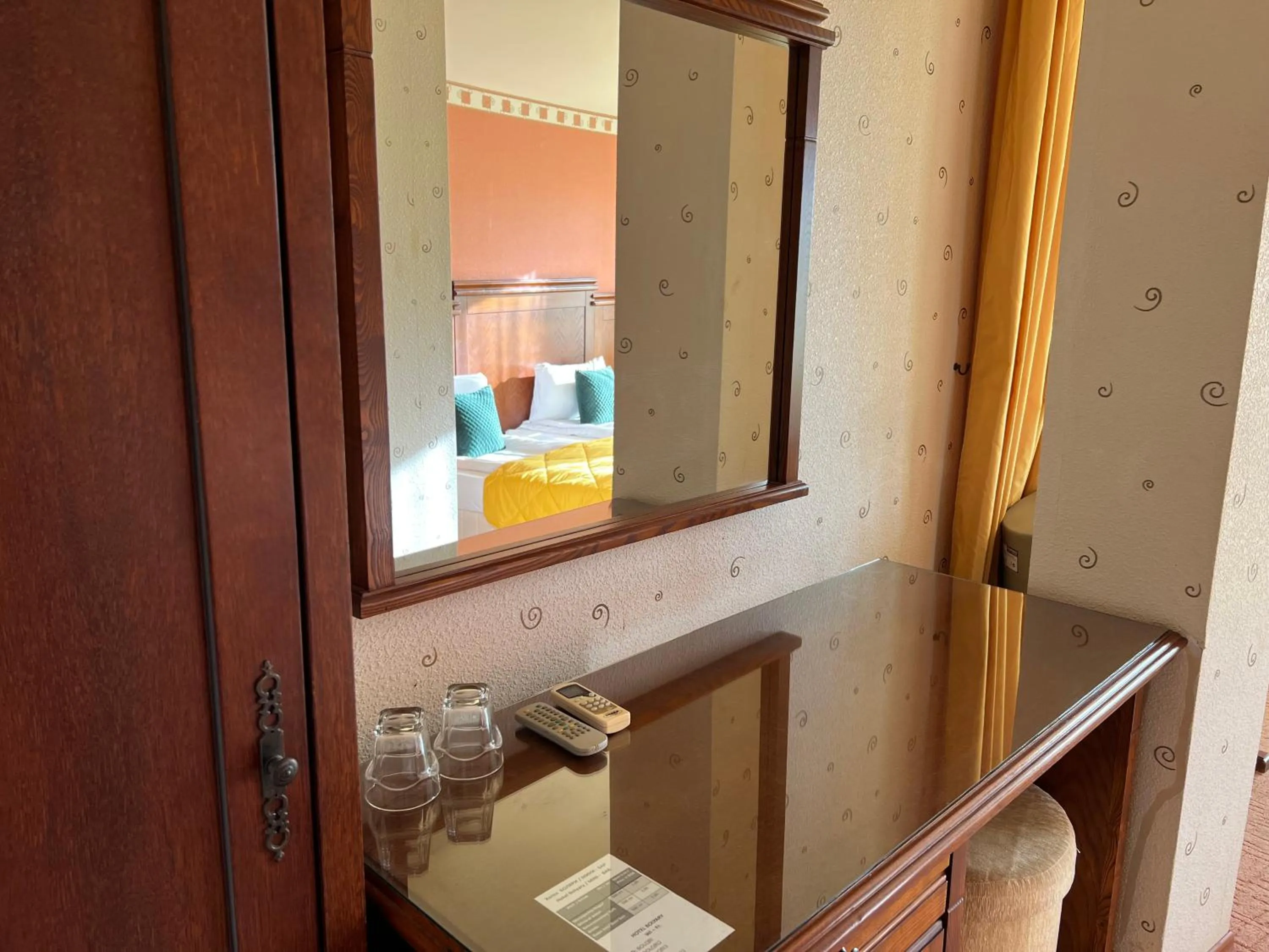 hair dresser in HOTEL BOLYARI