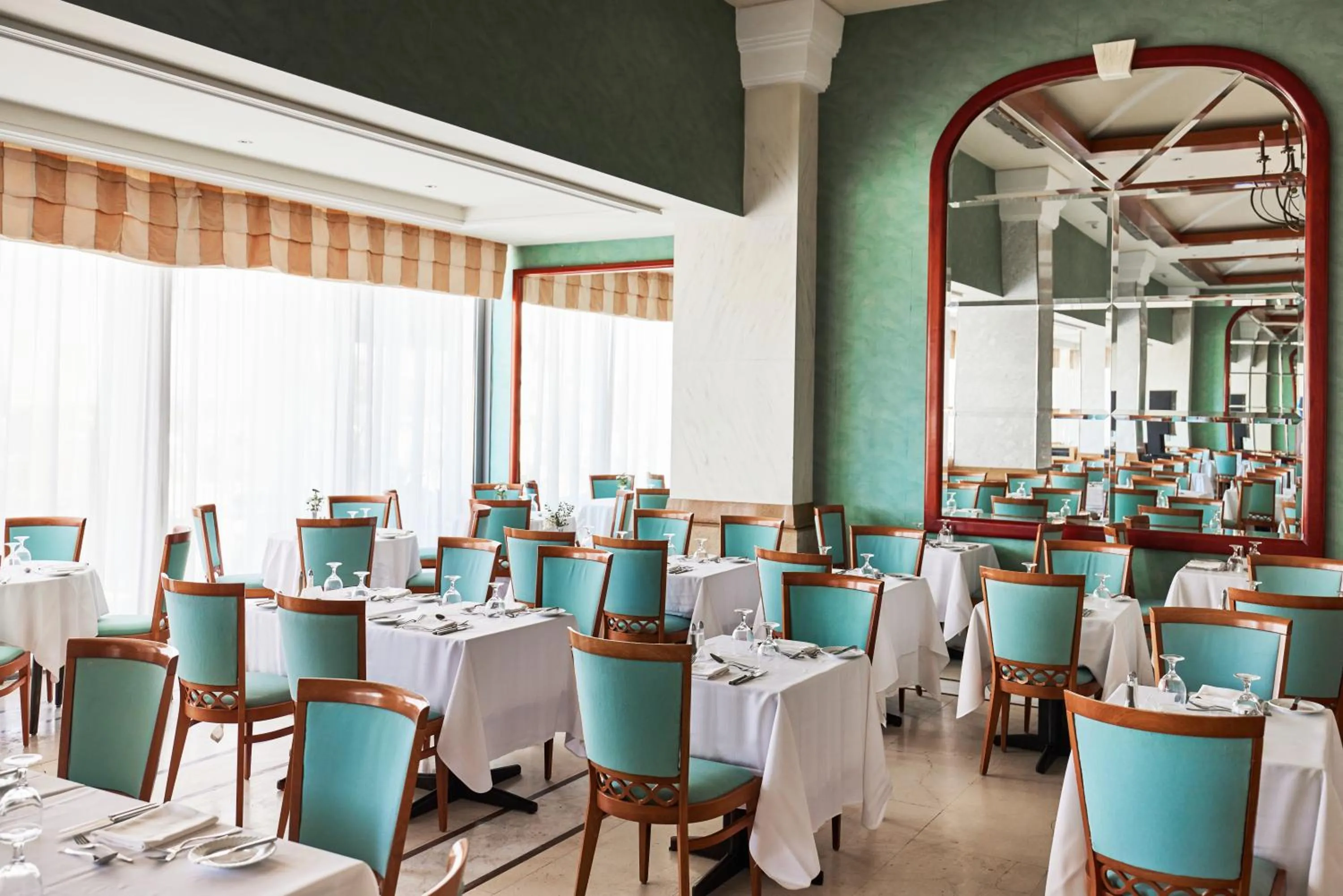 Restaurant/places to eat in Mediterranean Hotel