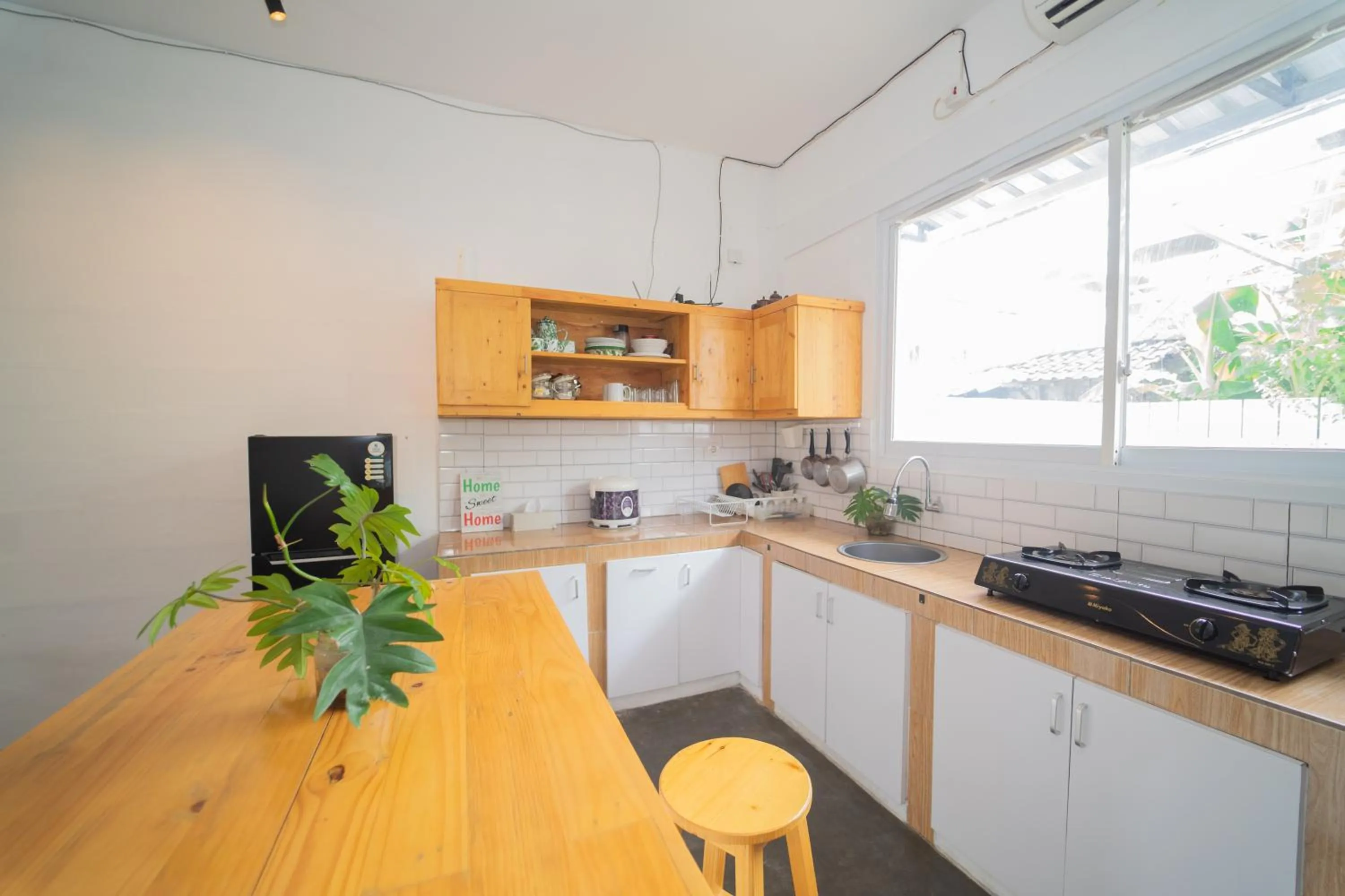 Kitchen or kitchenette in Villa Sawah Prambanan