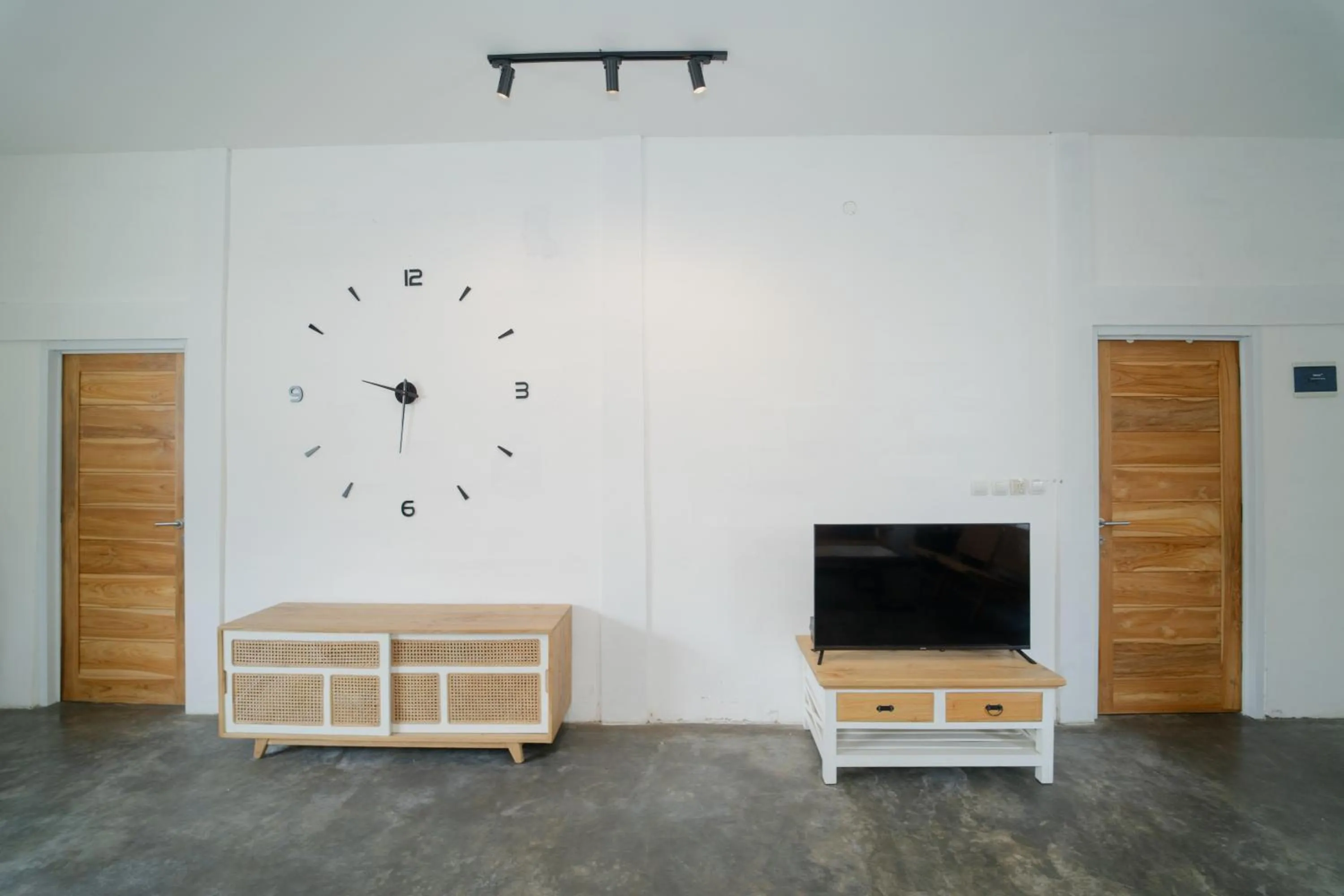 Communal lounge/ TV room in Villa Sawah Prambanan