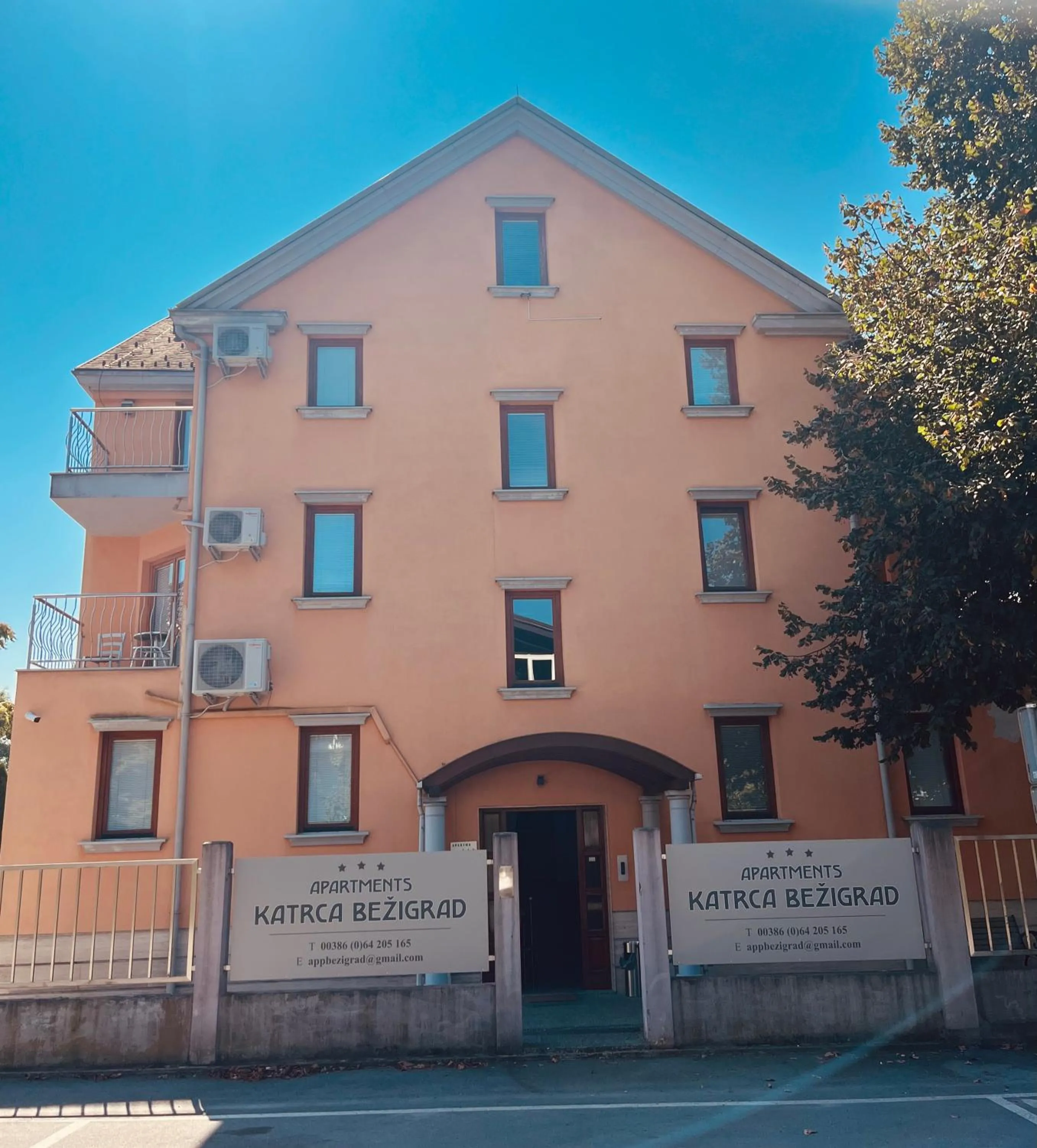 Standard Triple Studio in Apartments Katrca Bežigrad