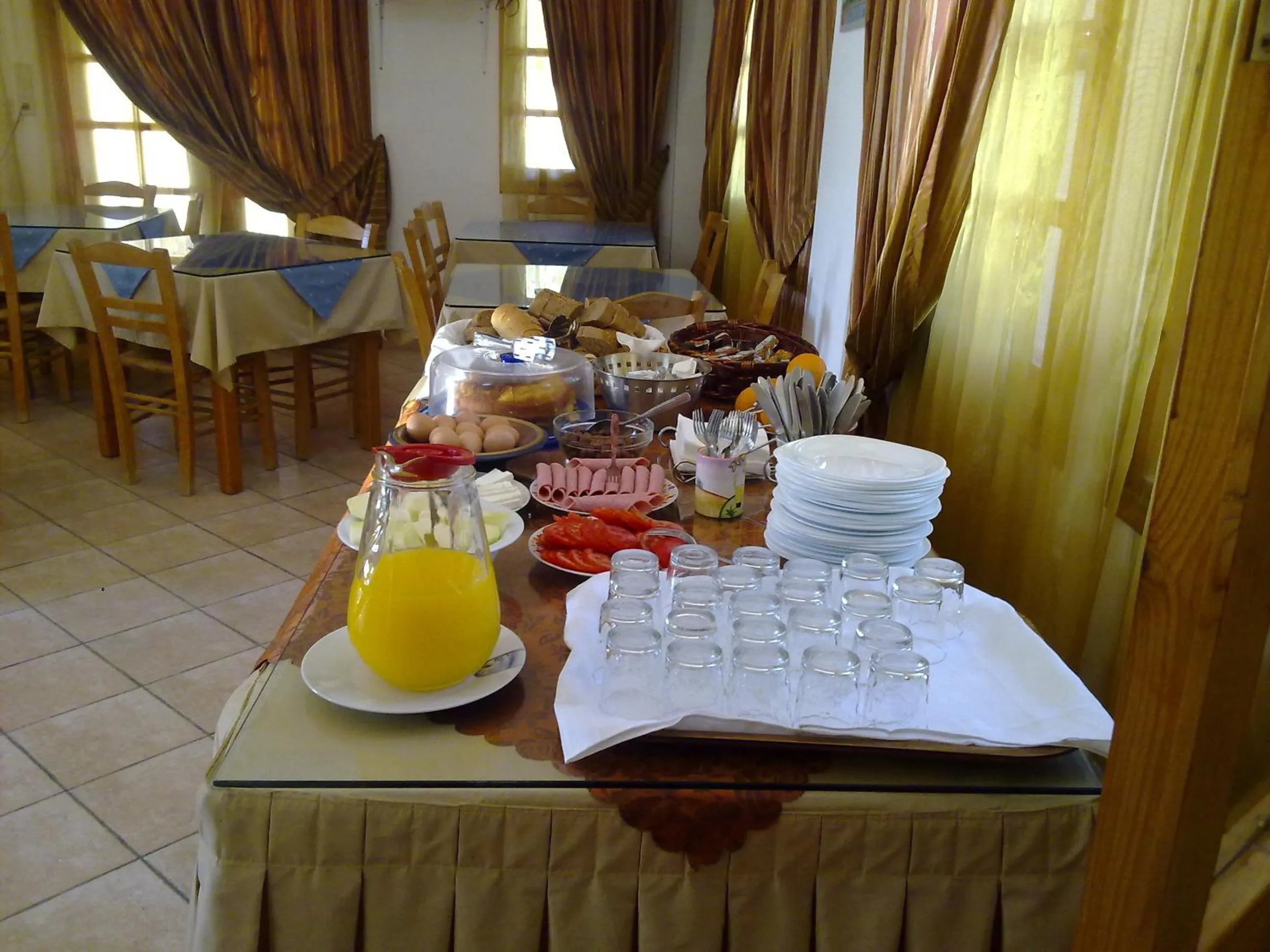 Food and drinks in Dimitris Villa Hotel