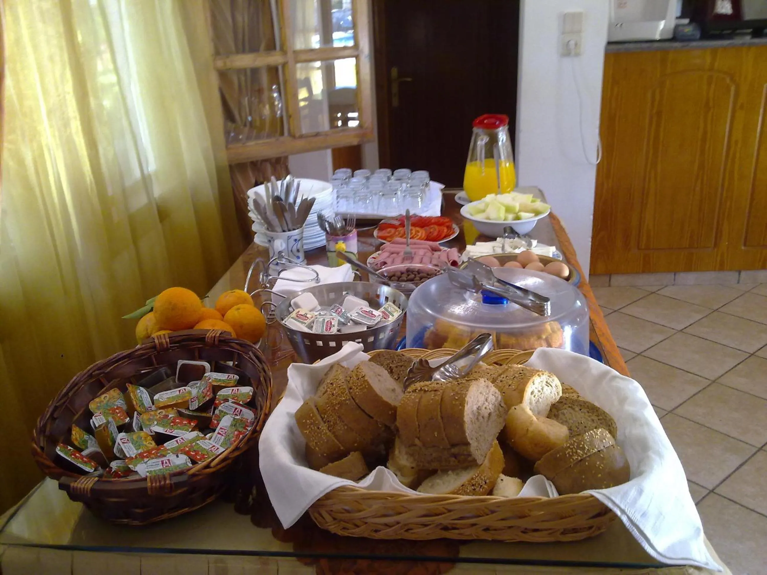 Food and drinks in Dimitris Villa Hotel