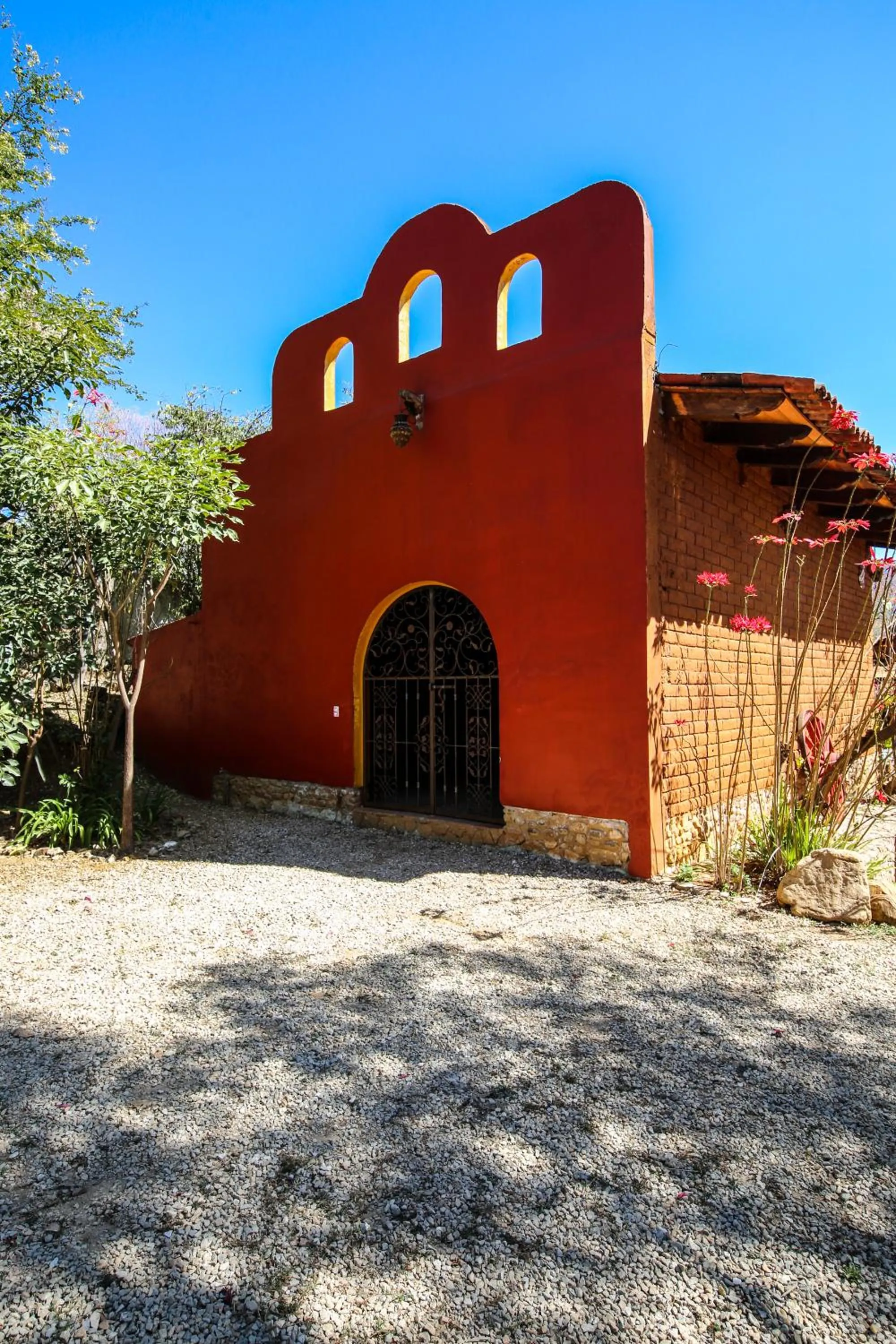 Property building in Huayápam Yù'ú Lodge