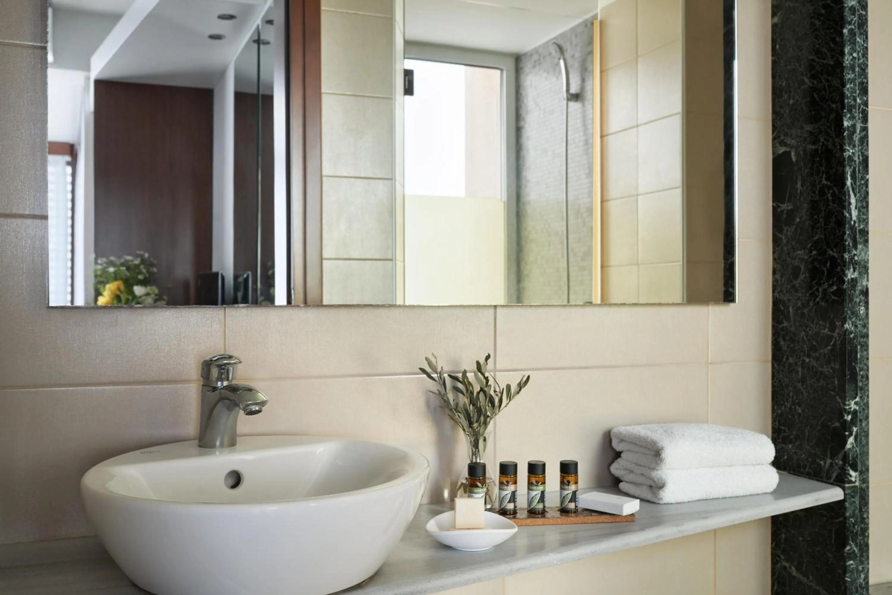 Bathroom in Lato Boutique Hotel