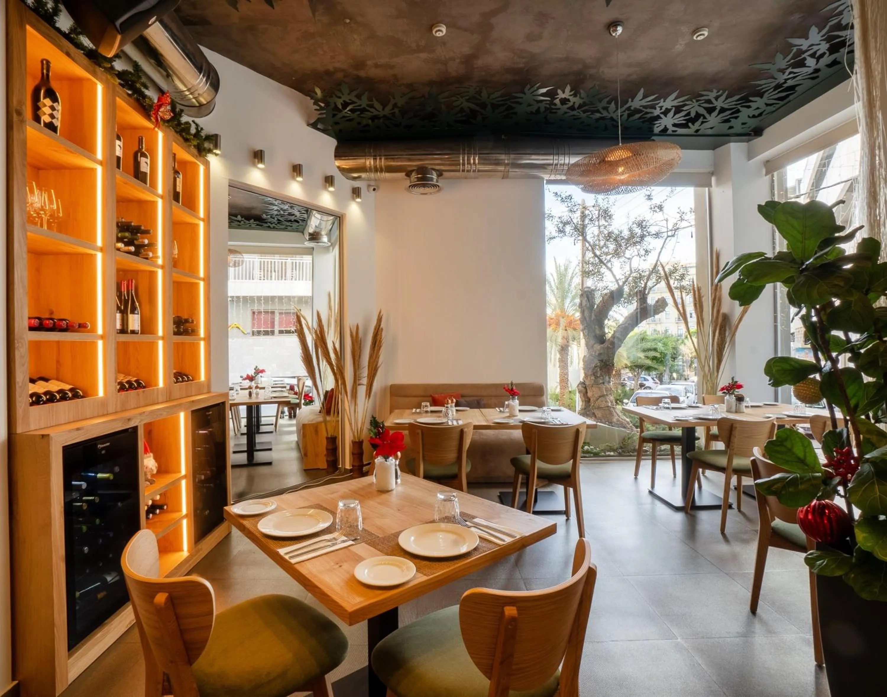 Restaurant/places to eat in Lato Boutique Hotel