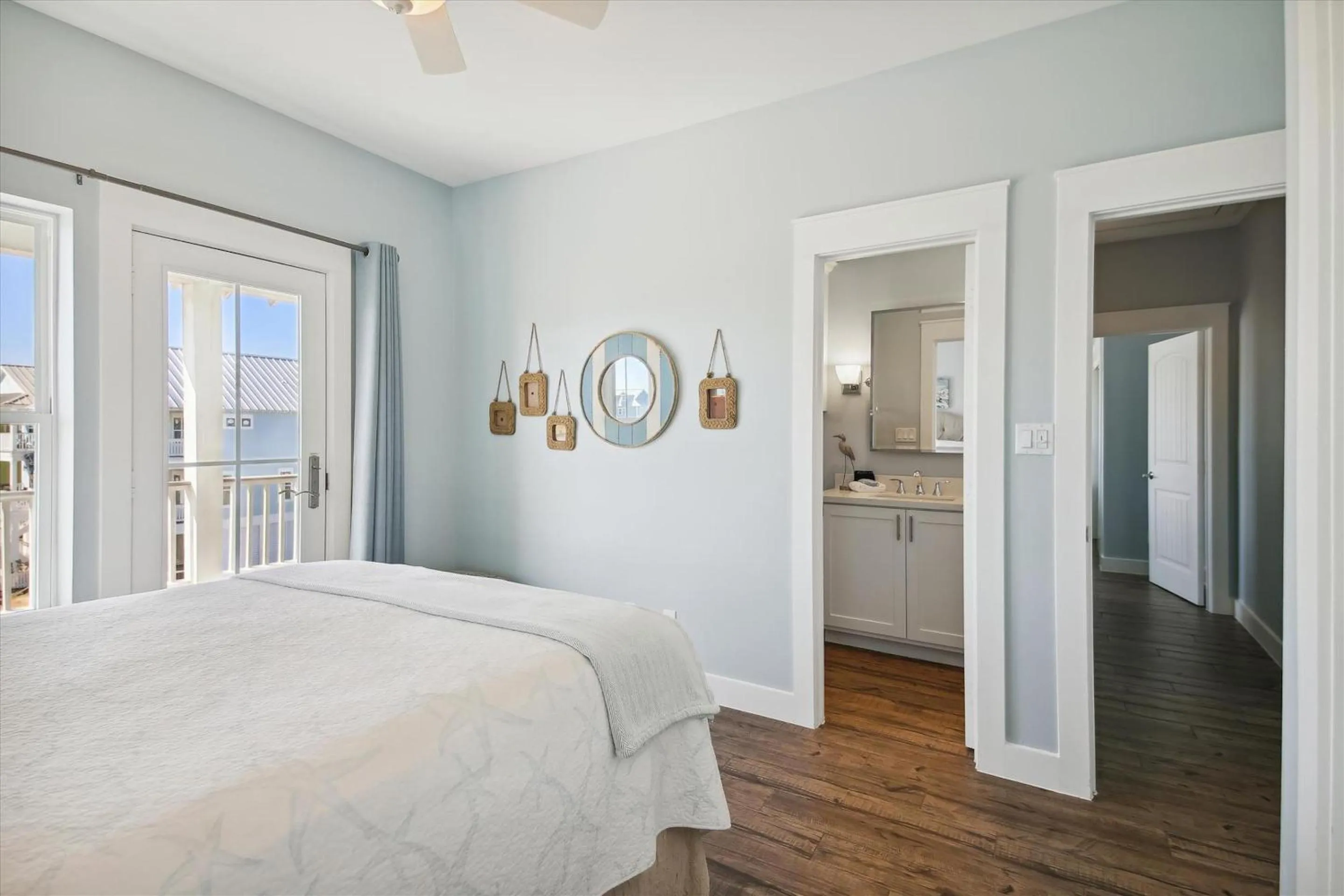 Property building, Bed in Key West