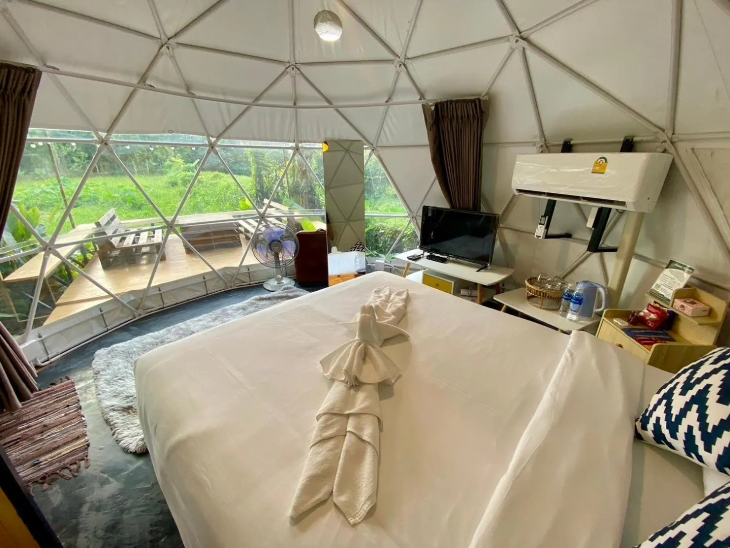 Bed in Baan Nai Baan Nok Resort