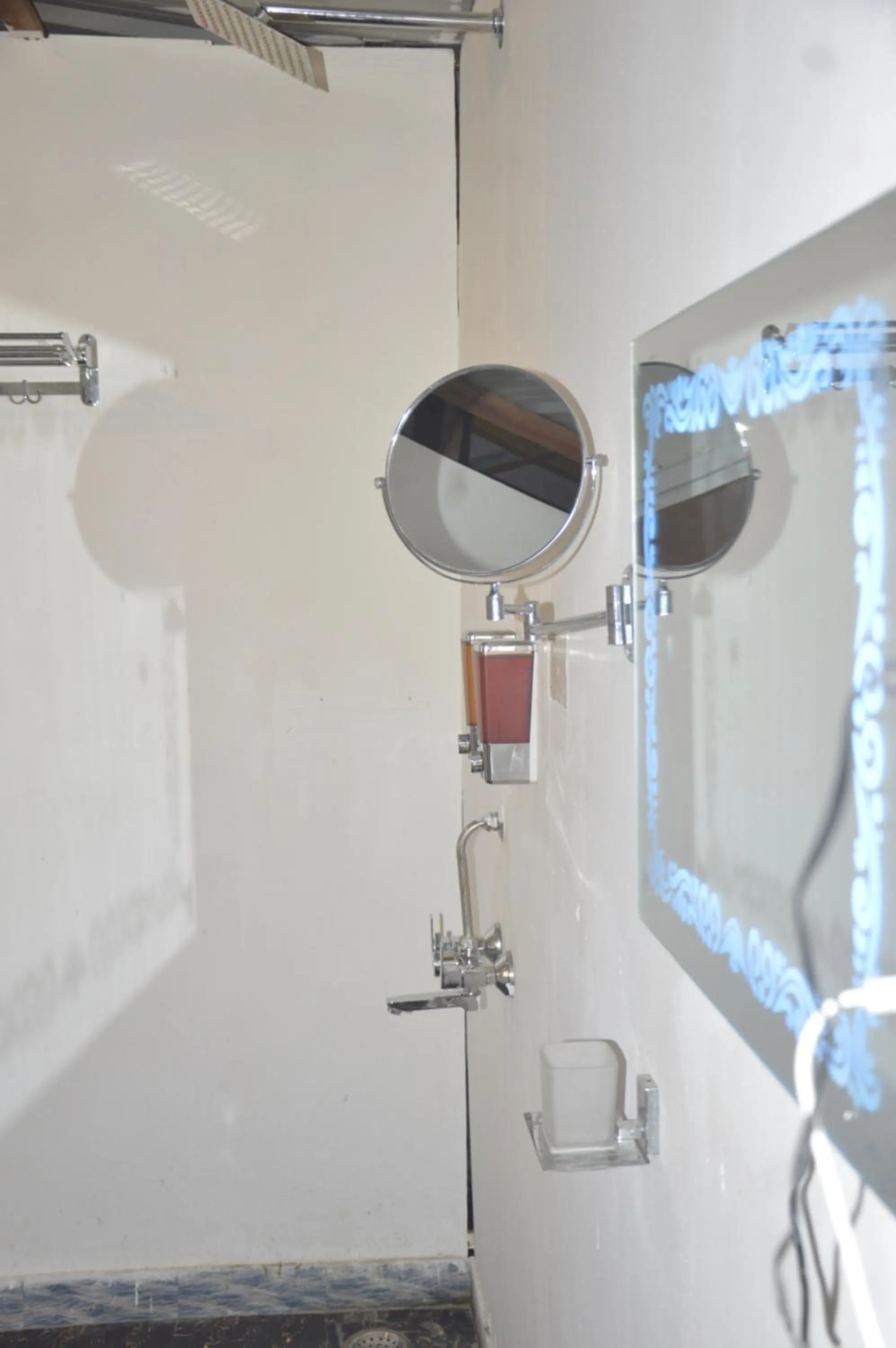 Shower in SUNBATH beach EXOTICA