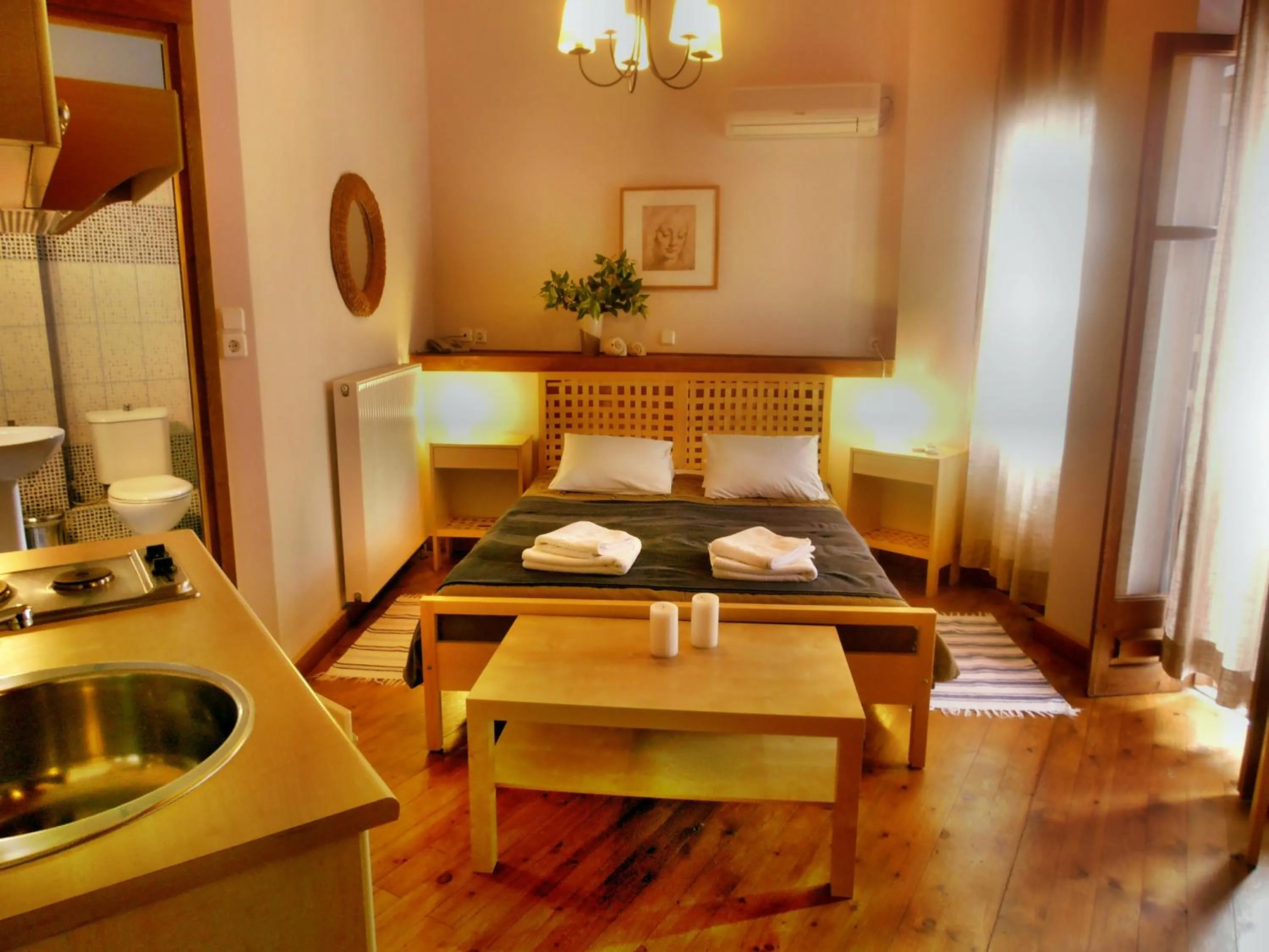 Suite (Up to 4 People) in Ilios Studios