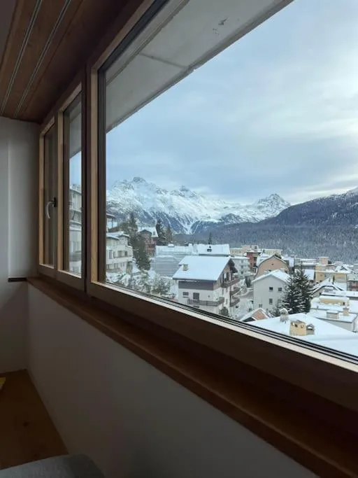 New! Cozy, central apartment with a stunning view