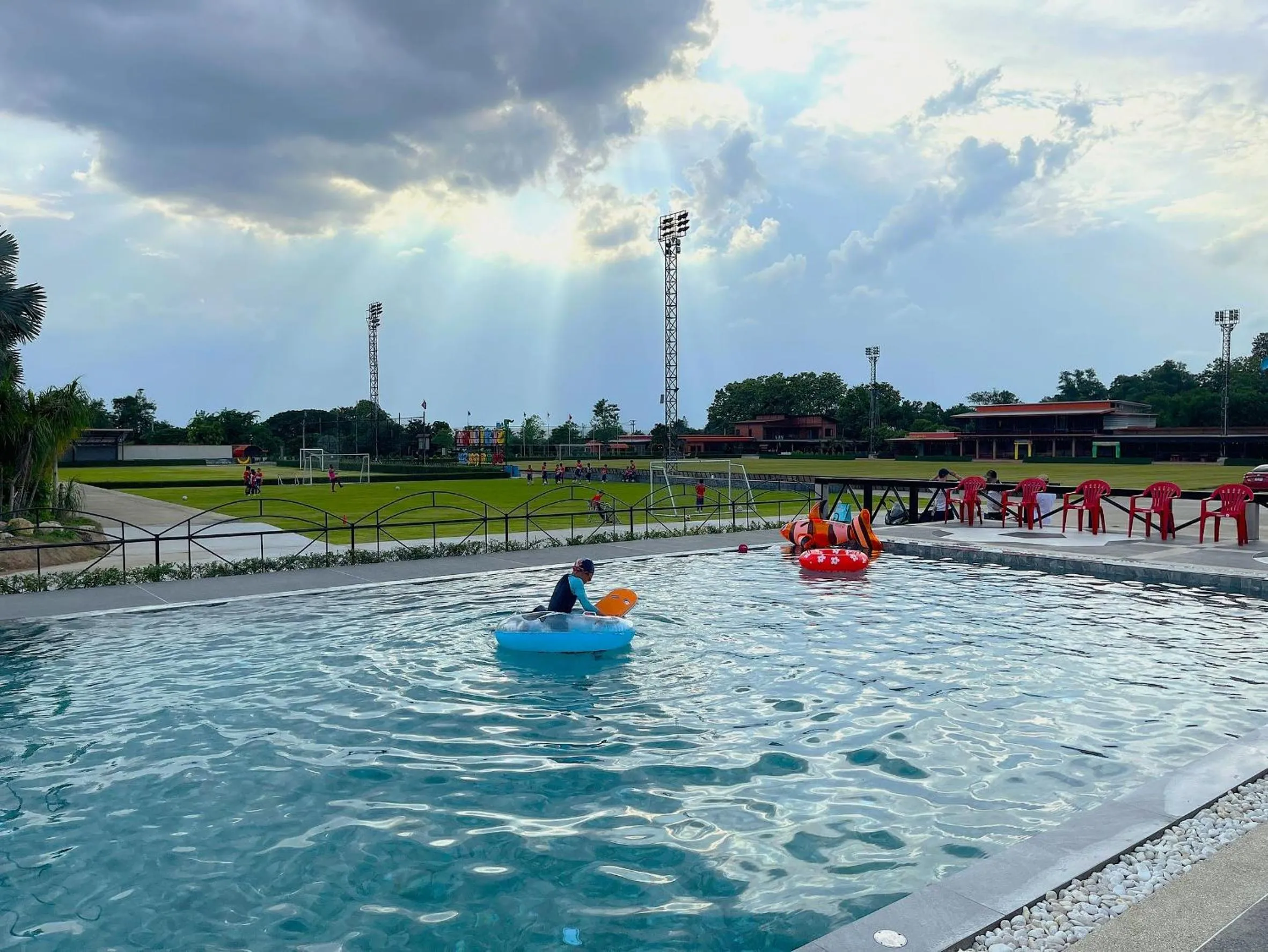 Yaowarate Sport Club and Resort ไร่เยาวเรศ