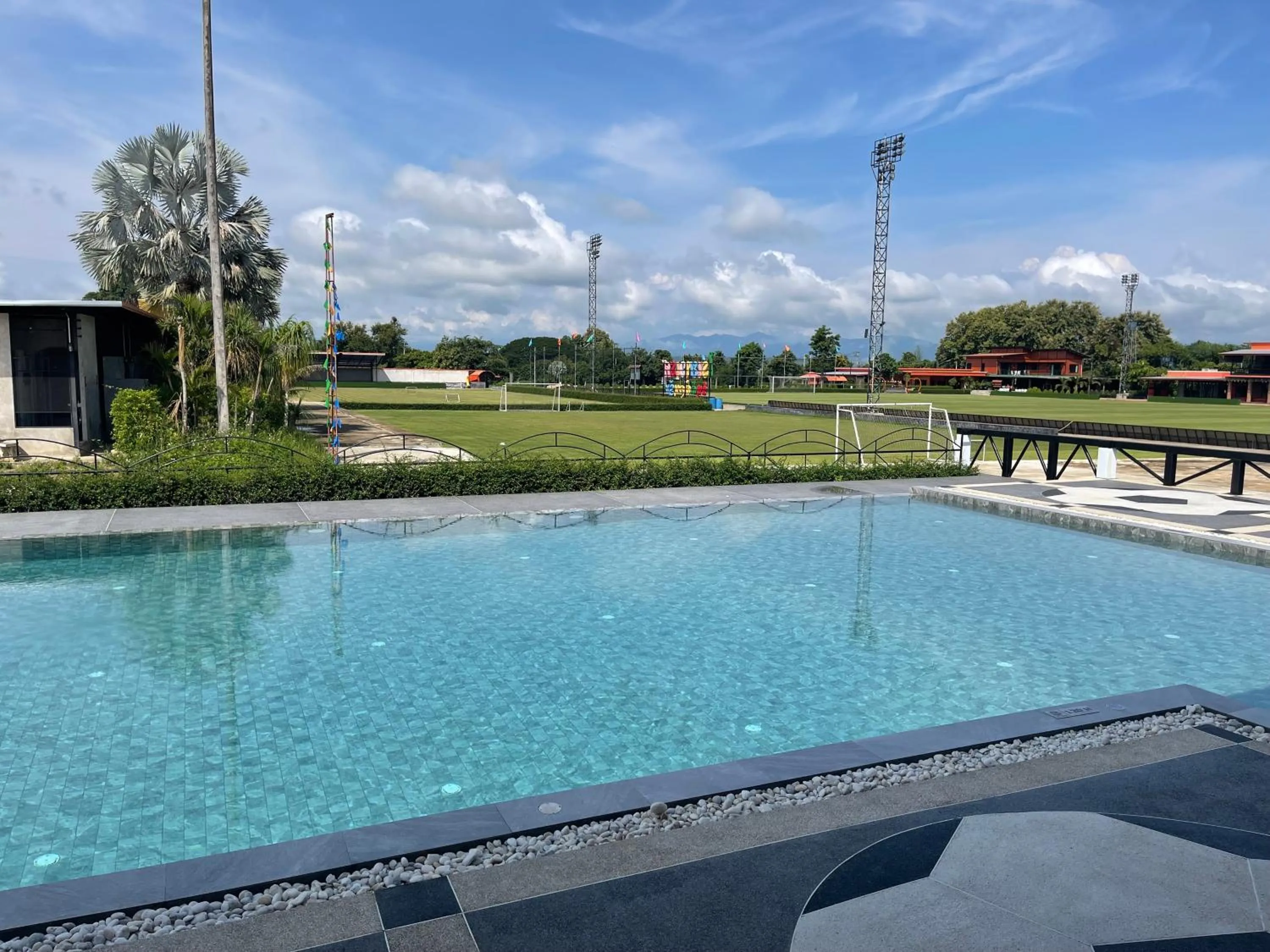 Swimming pool in Yaowarate Sport Club and Resort ไร่เยาวเรศ