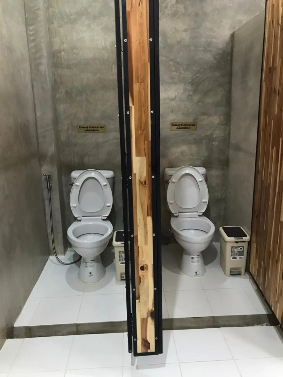Toilet in Yaowarate Sport Club and Resort ไร่เยาวเรศ