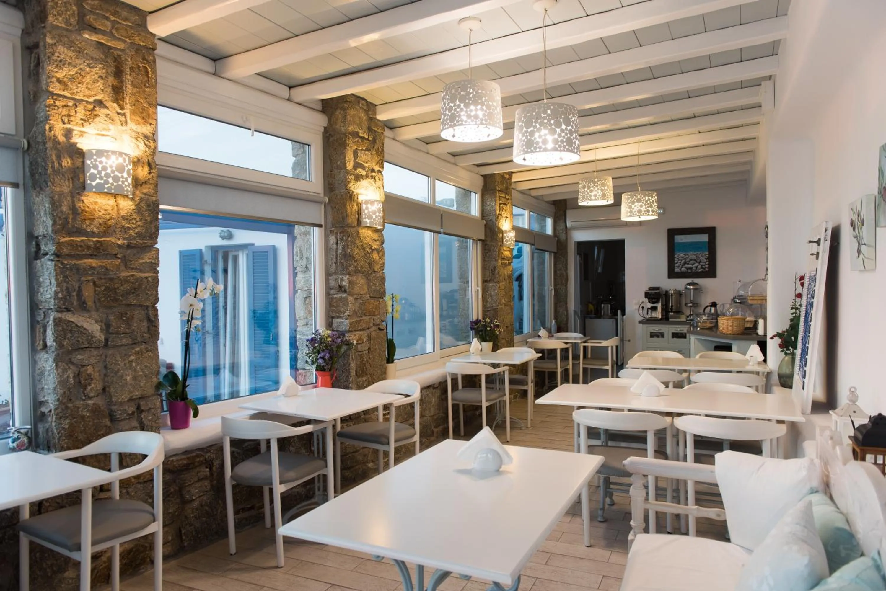 Restaurant/places to eat in Hotel Spanelis