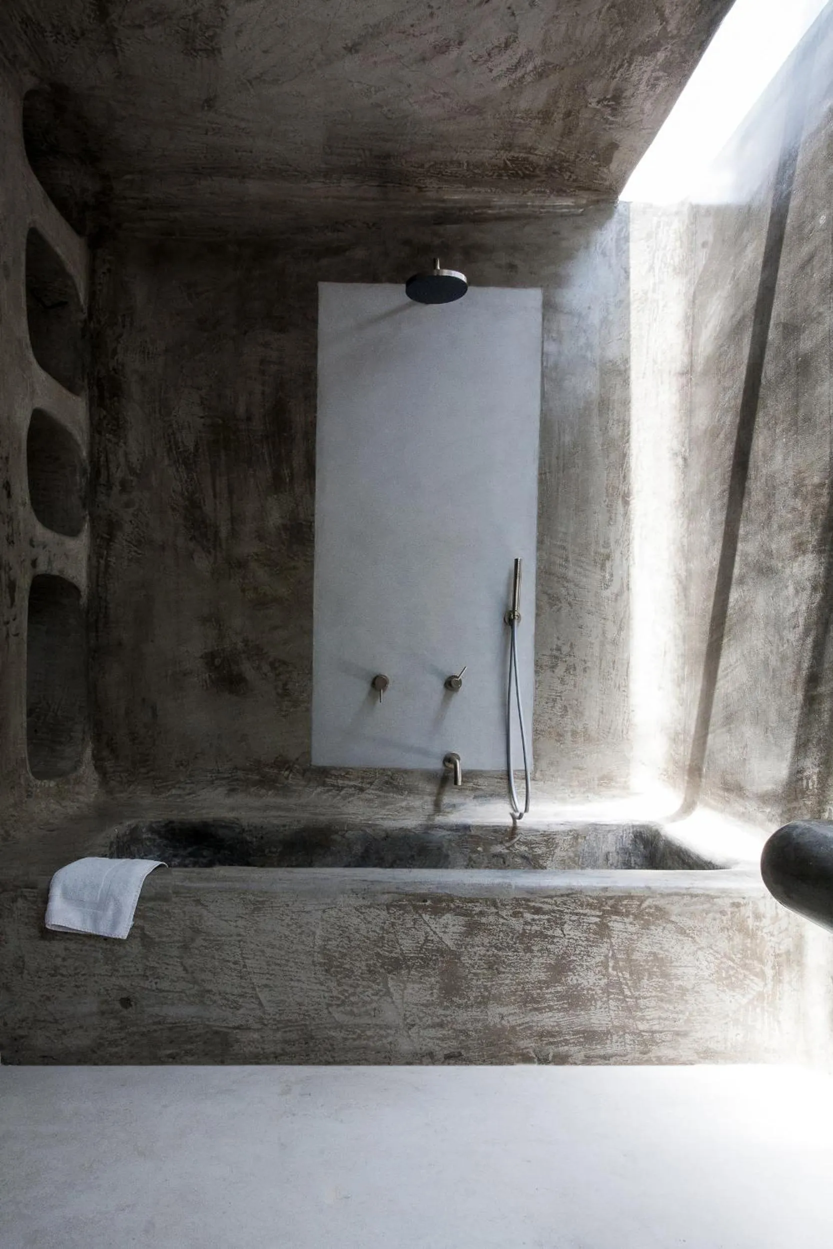 Bathroom in Ostraco Suites