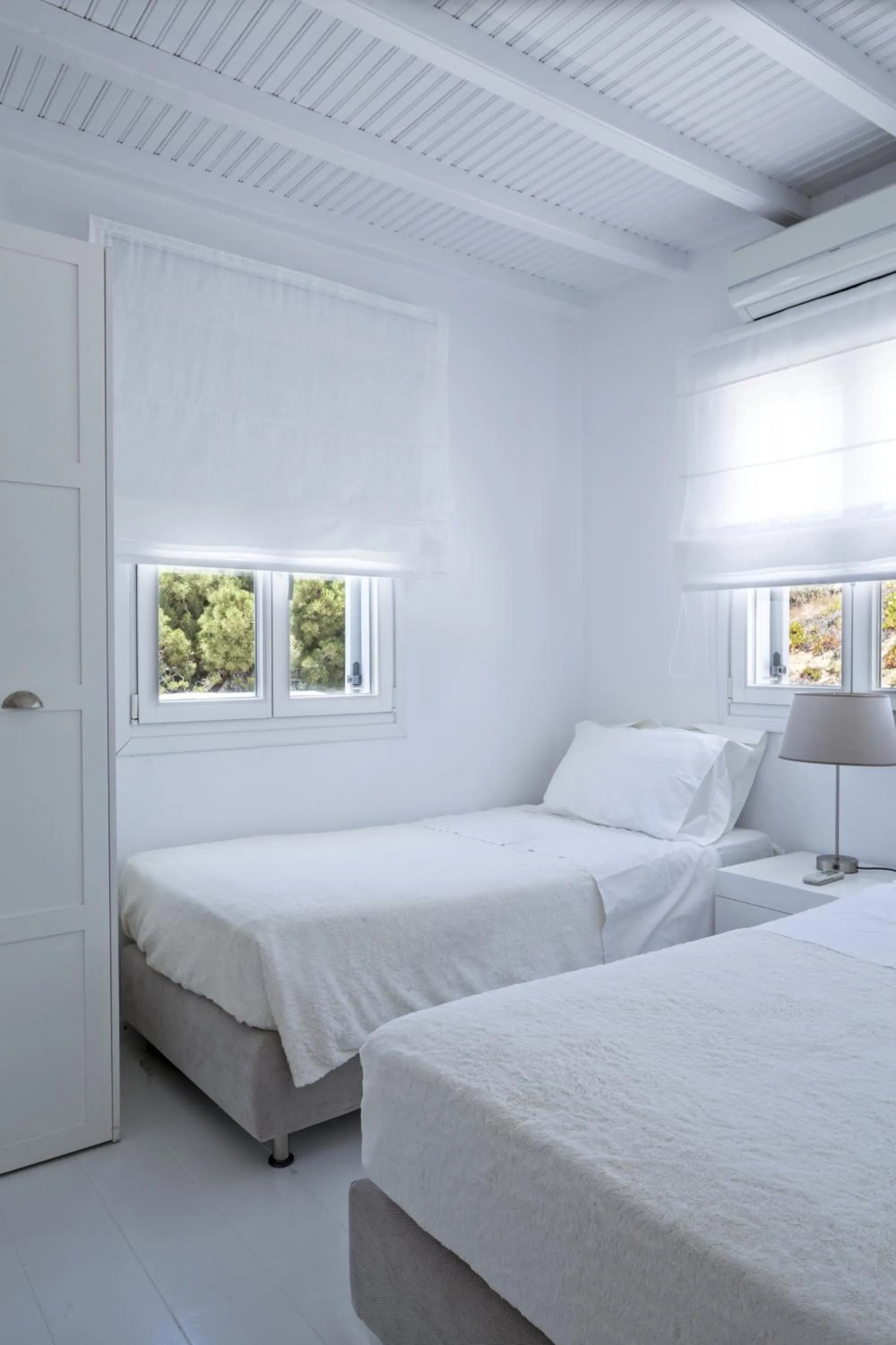 Bed in Ostraco Suites