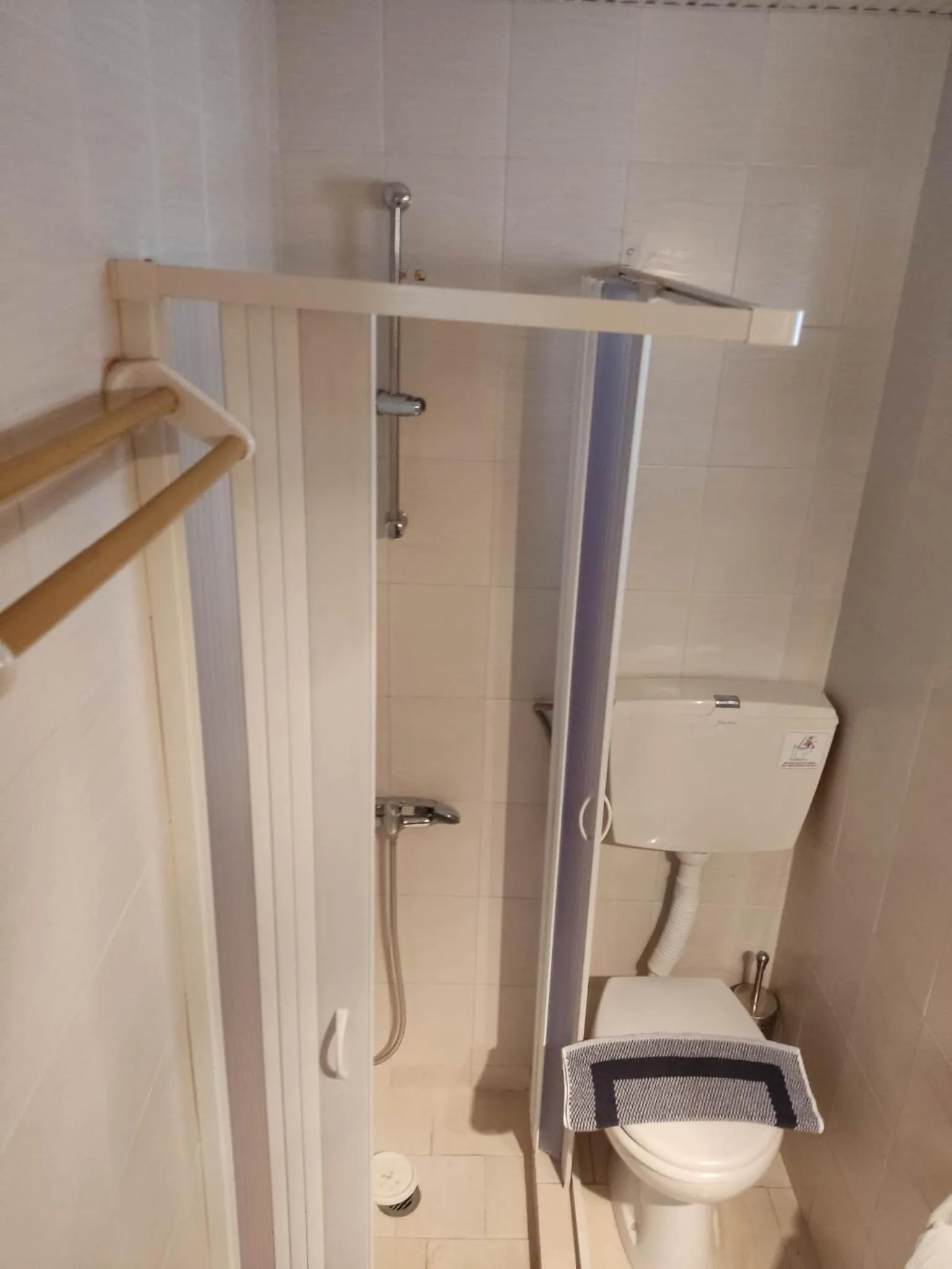 Shower in Kissandros Hotel