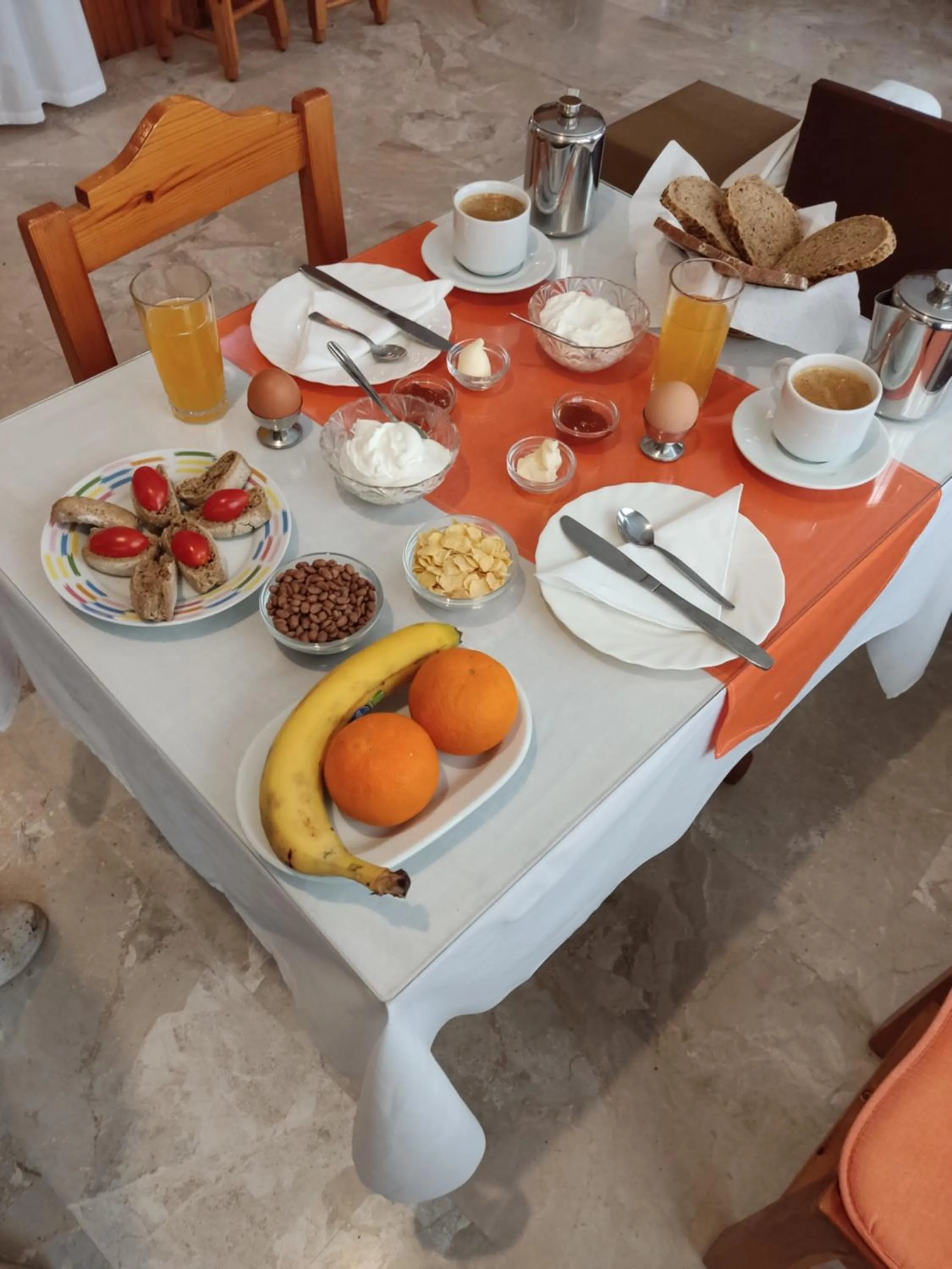 Food and drinks in Kissandros Hotel