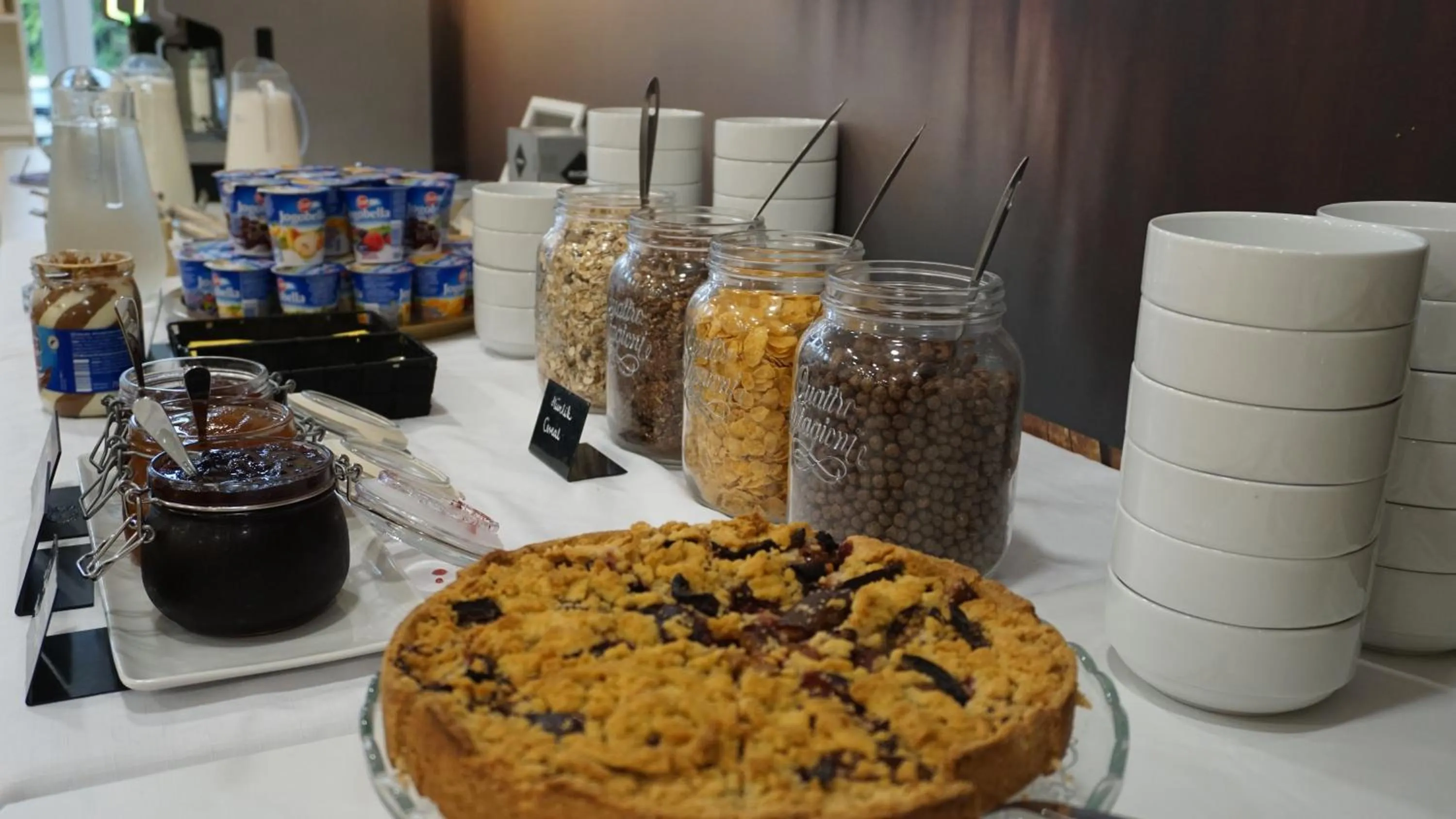 Breakfast in Colors Holiday Hotel