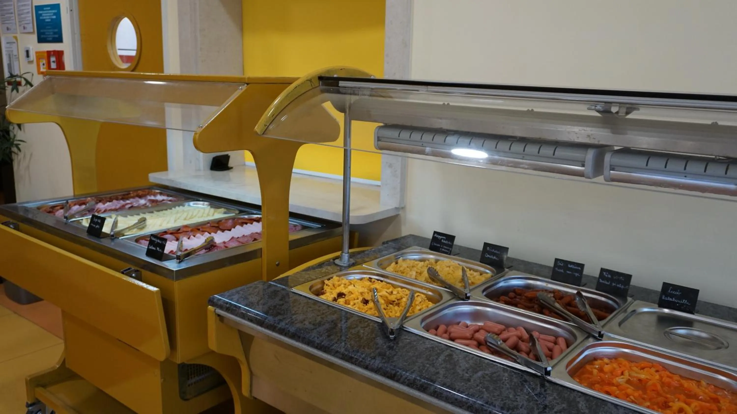 Breakfast in Colors Holiday Hotel