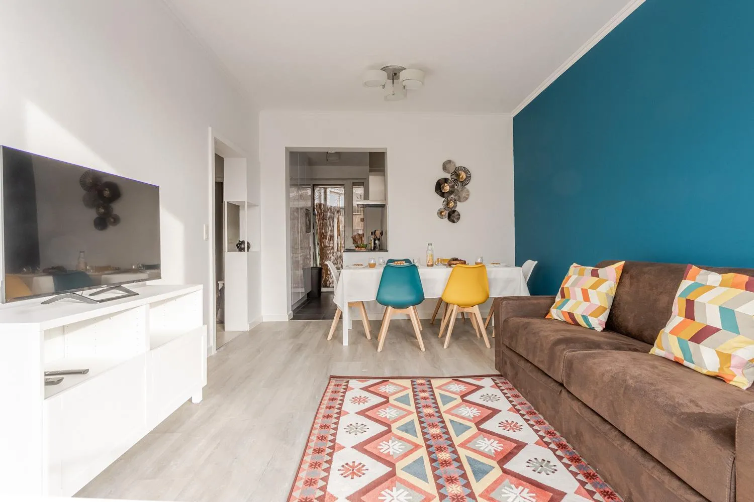 Living room in Center of Antwerp, Fully Equipped, Train Station