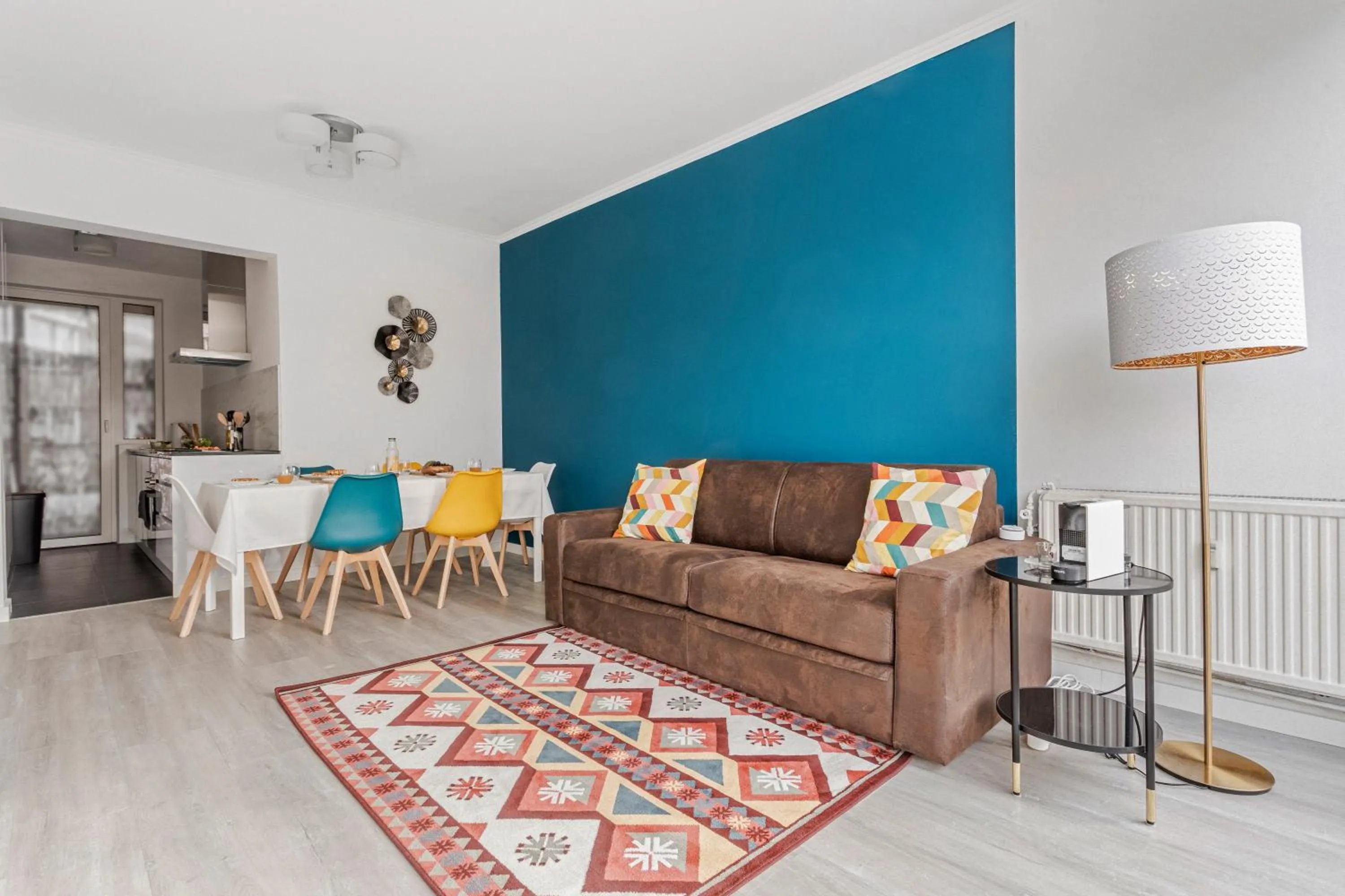 Living room in Center of Antwerp, Fully Equipped, Train Station