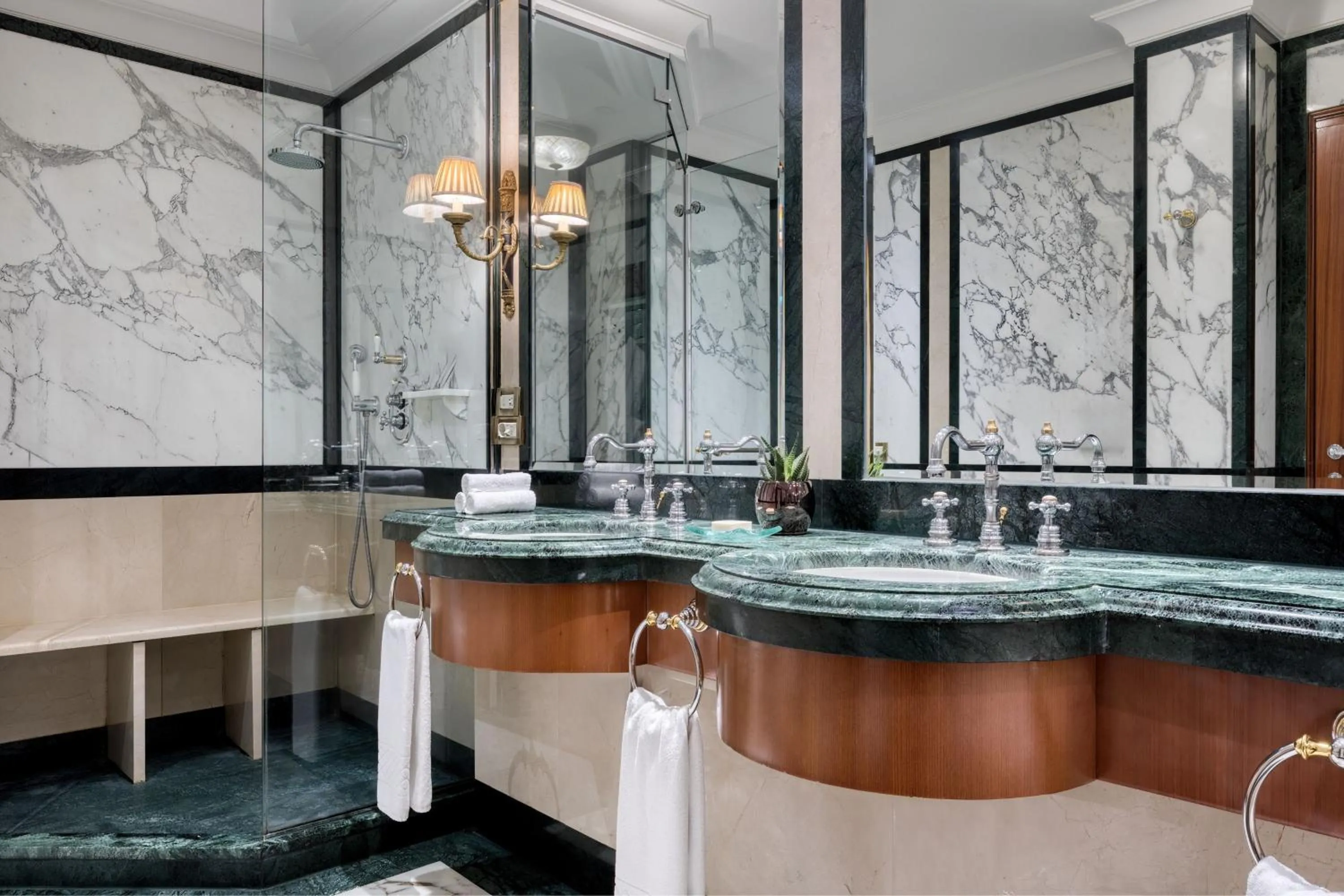 Bathroom in Hotel Grande Bretagne, a Luxury Collection Hotel, Athens