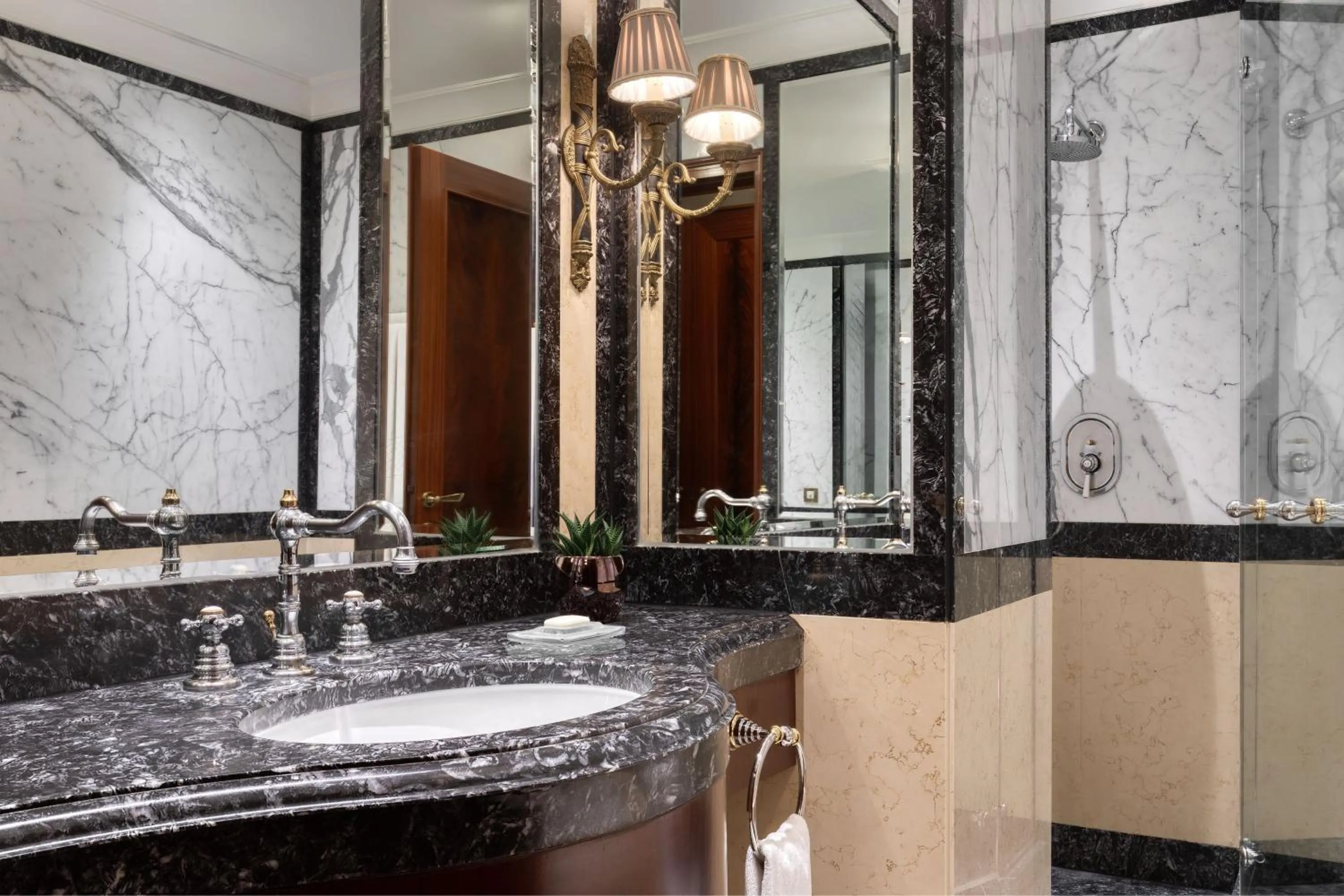Bathroom in Hotel Grande Bretagne, a Luxury Collection Hotel, Athens