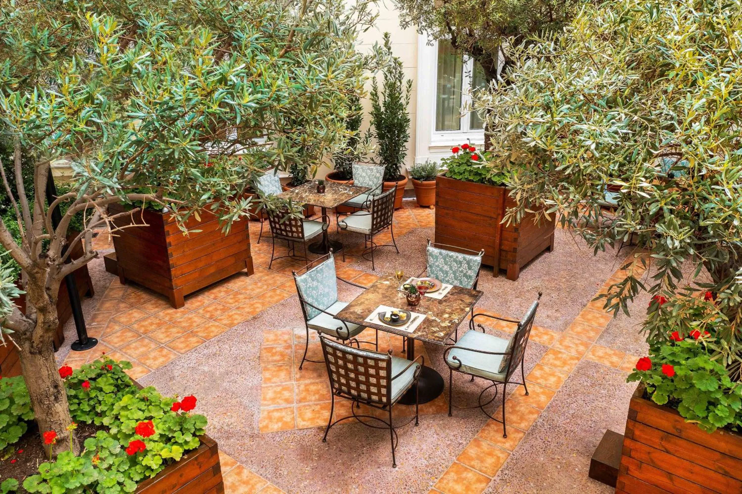 Lounge or bar in Hotel Grande Bretagne, a Luxury Collection Hotel, Athens