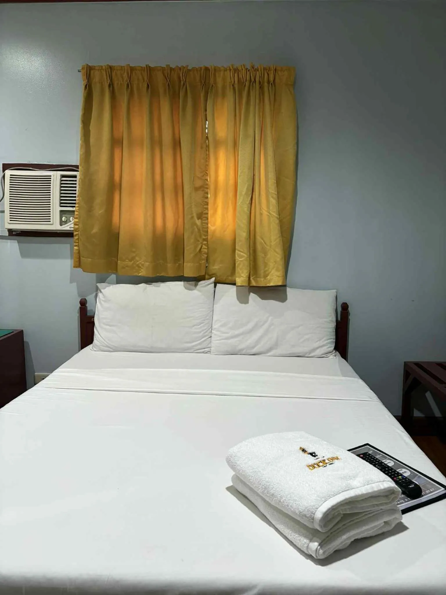 Bedroom, Bed in DUCK INN AND RESTAURANT