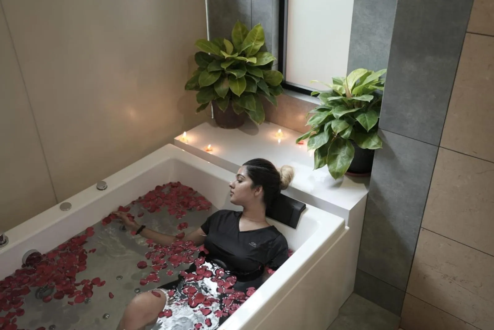 Shower in Crystal Kuruva Nature Resort & Spa