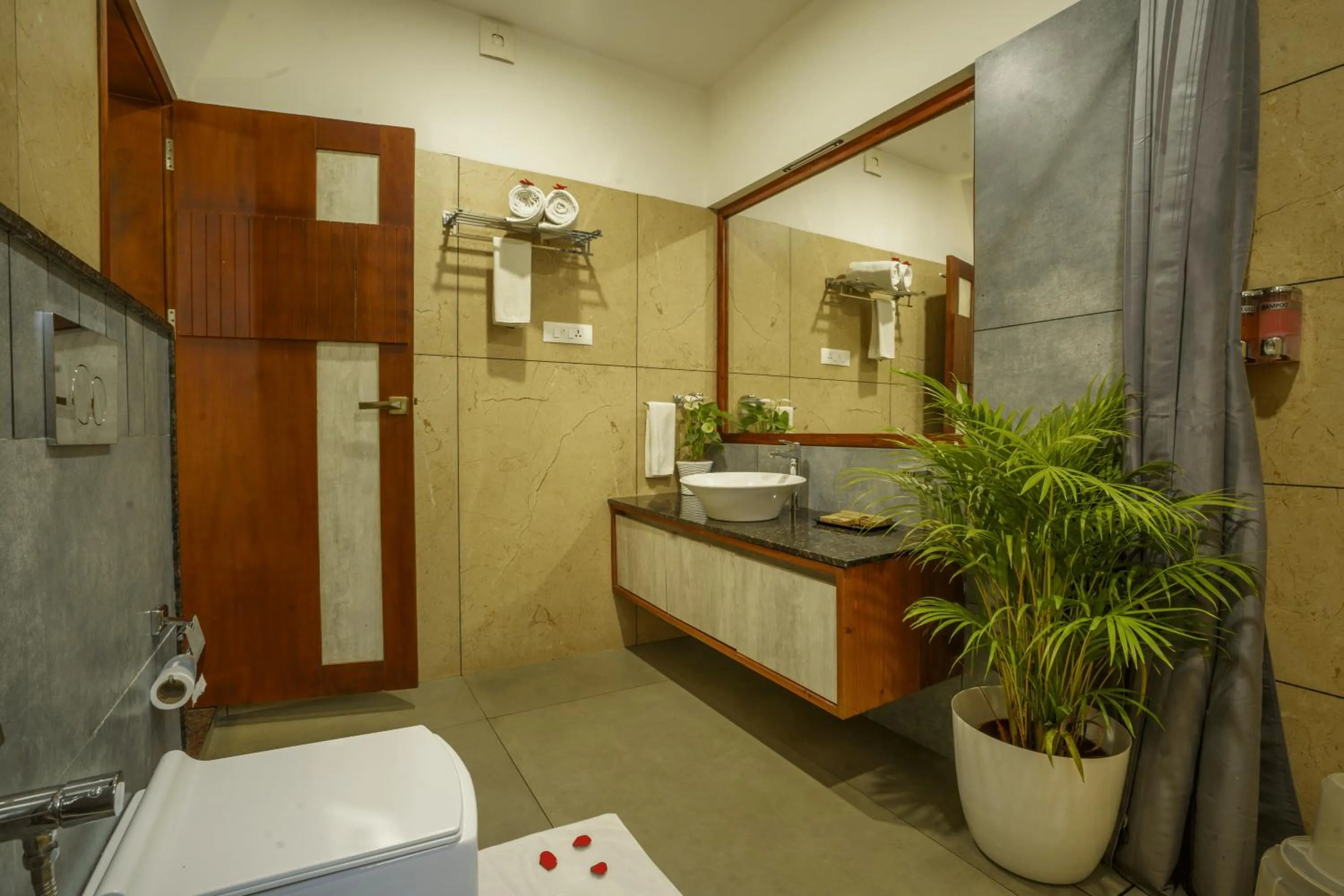 Shower in Crystal Kuruva Nature Resort & Spa