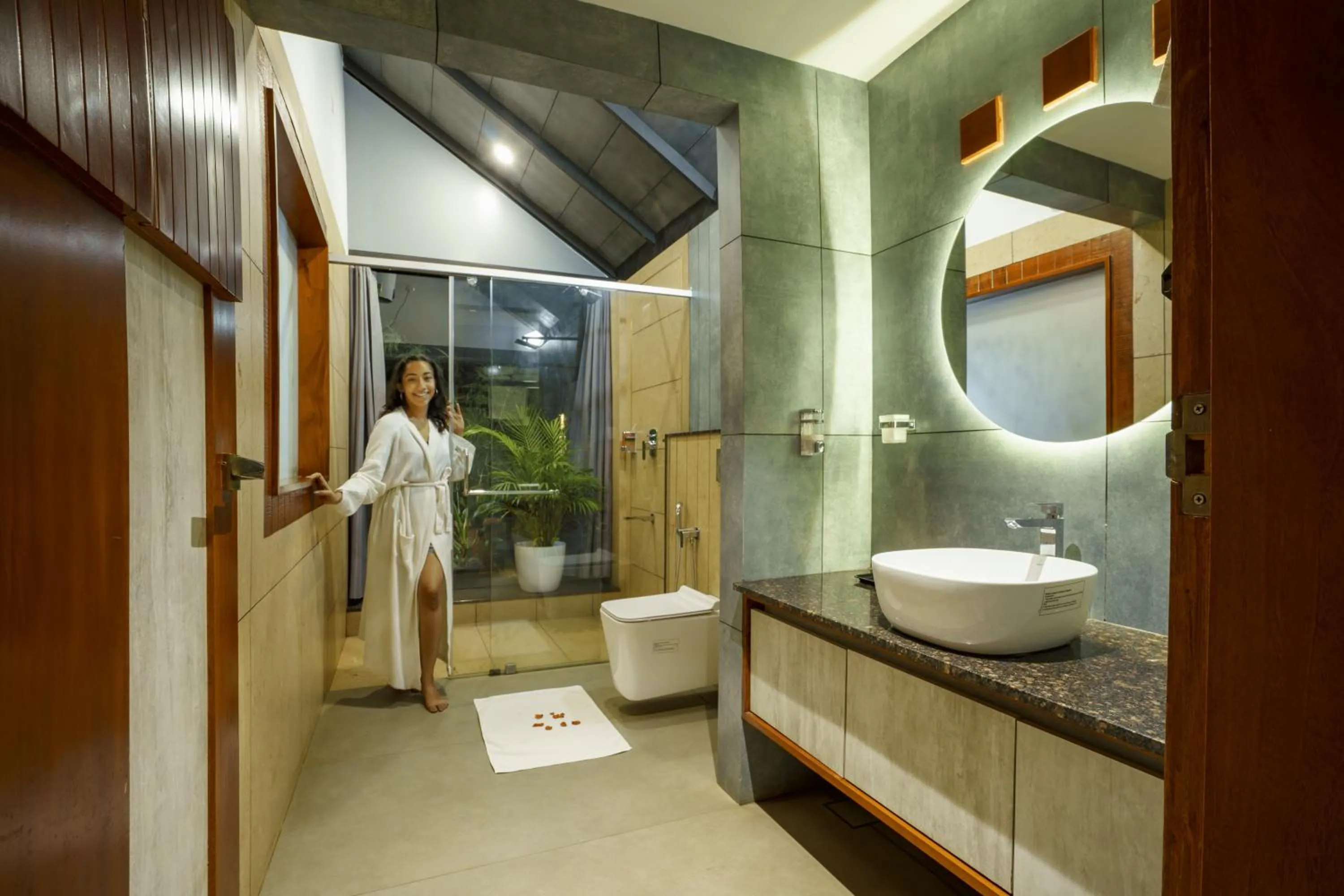 Shower in Crystal Kuruva Nature Resort & Spa