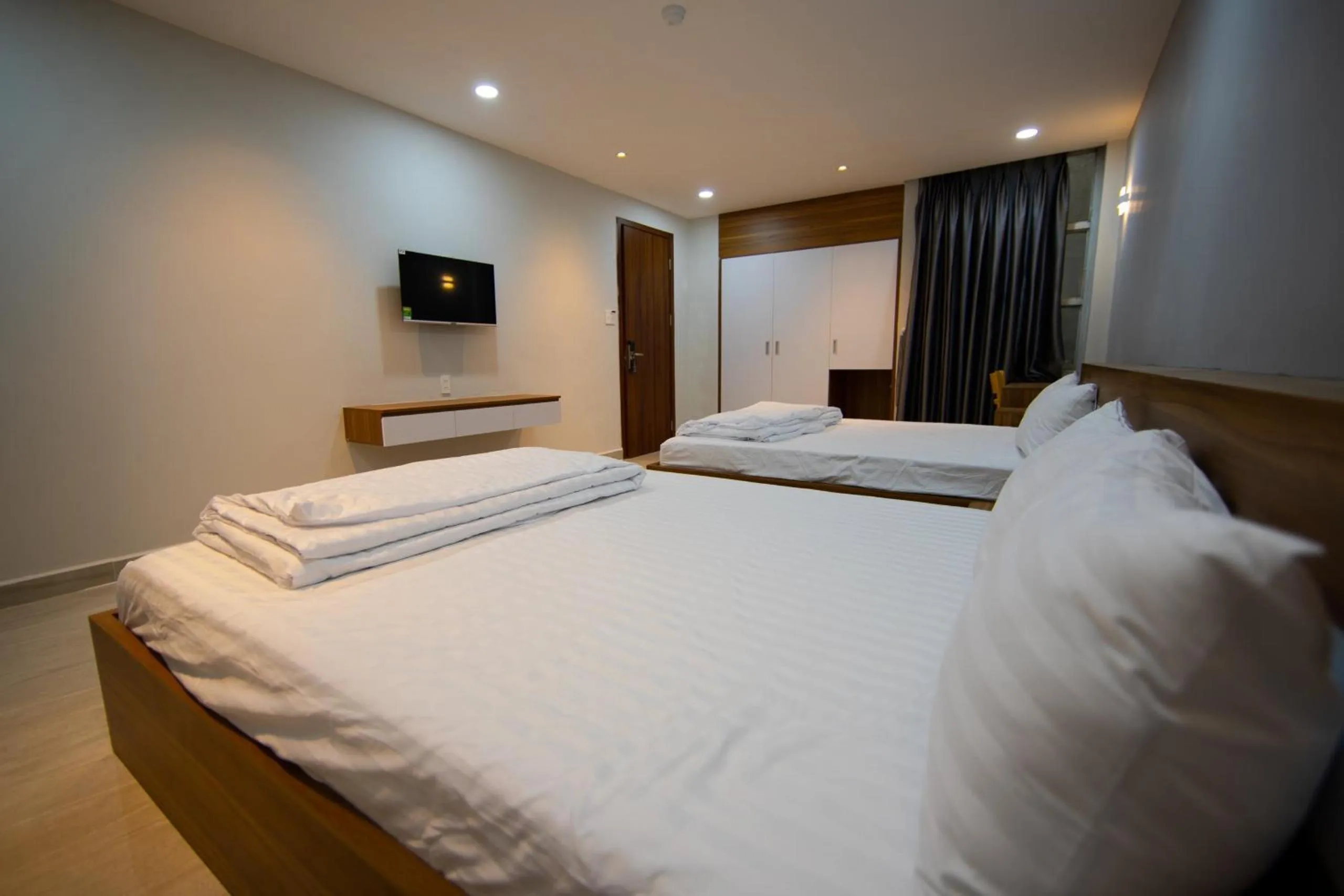 Bedroom, Bed in Hạnh Trang Hotel