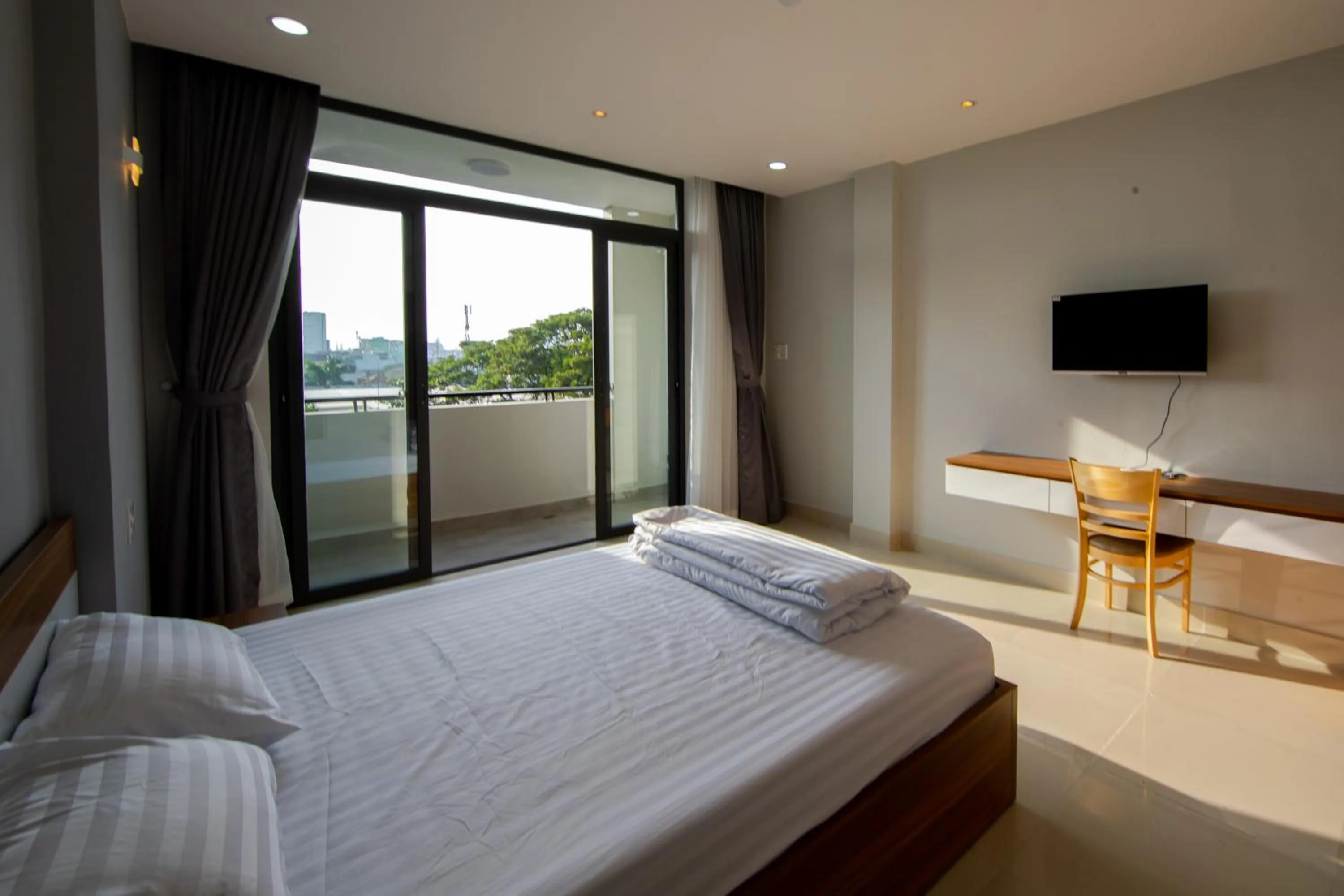 TV and multimedia, Bed in Hạnh Trang Hotel