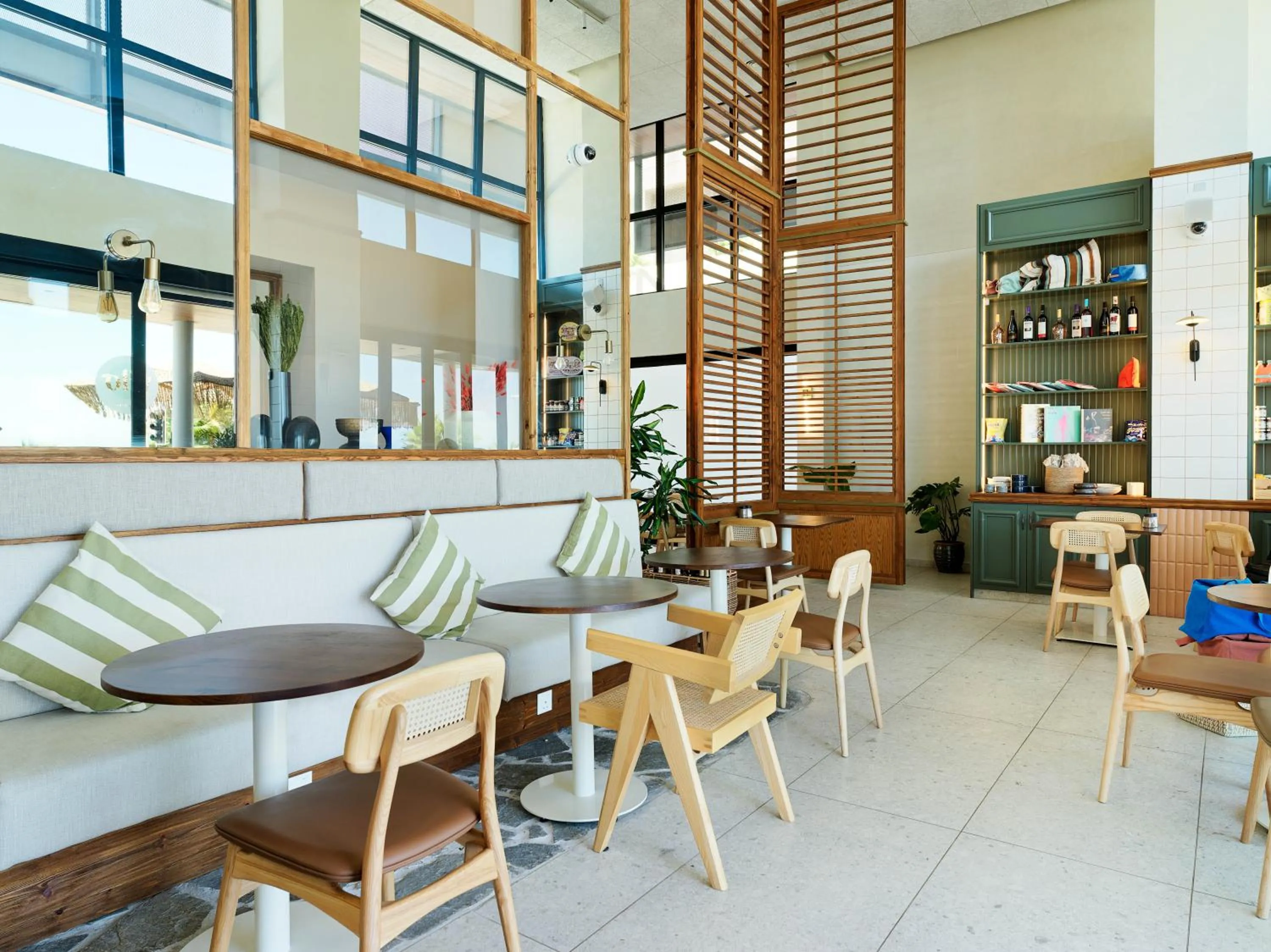 Restaurant/places to eat in LIV Mackenzie Beach Suites Larnaca ADULTS ONLY