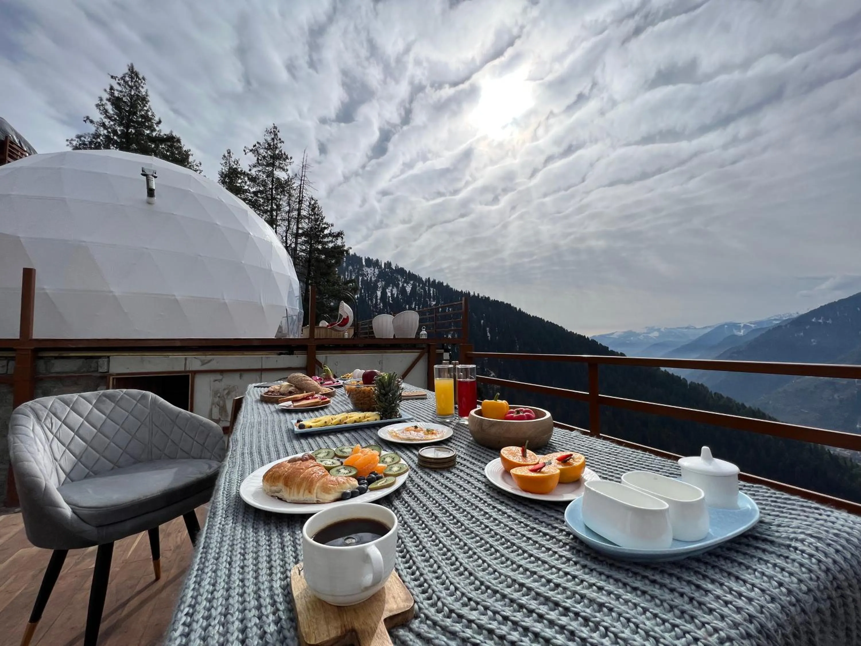 Restaurant/places to eat in GLAMPING CLUB