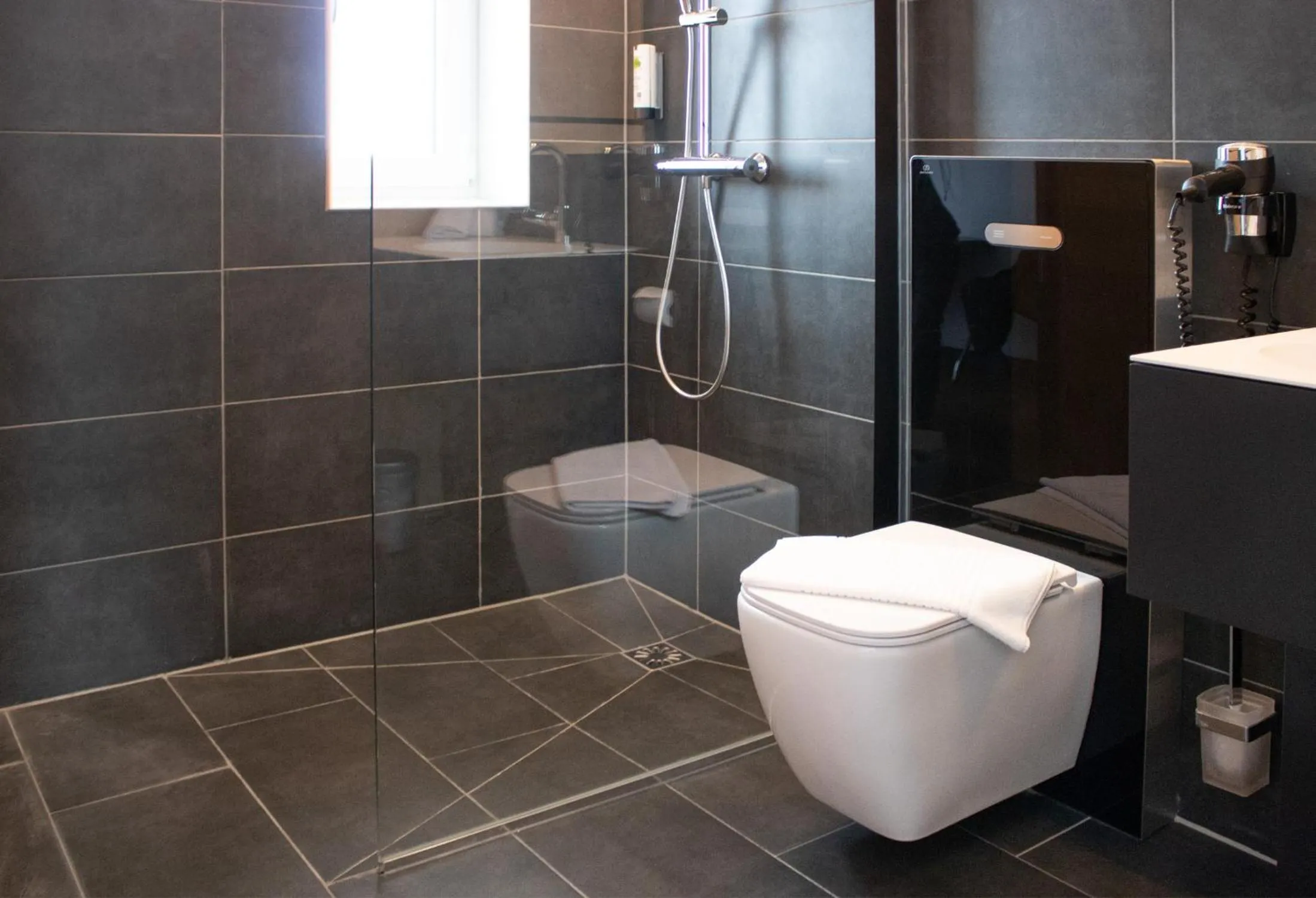 Bathroom in FR Hotel by WMM Hotels