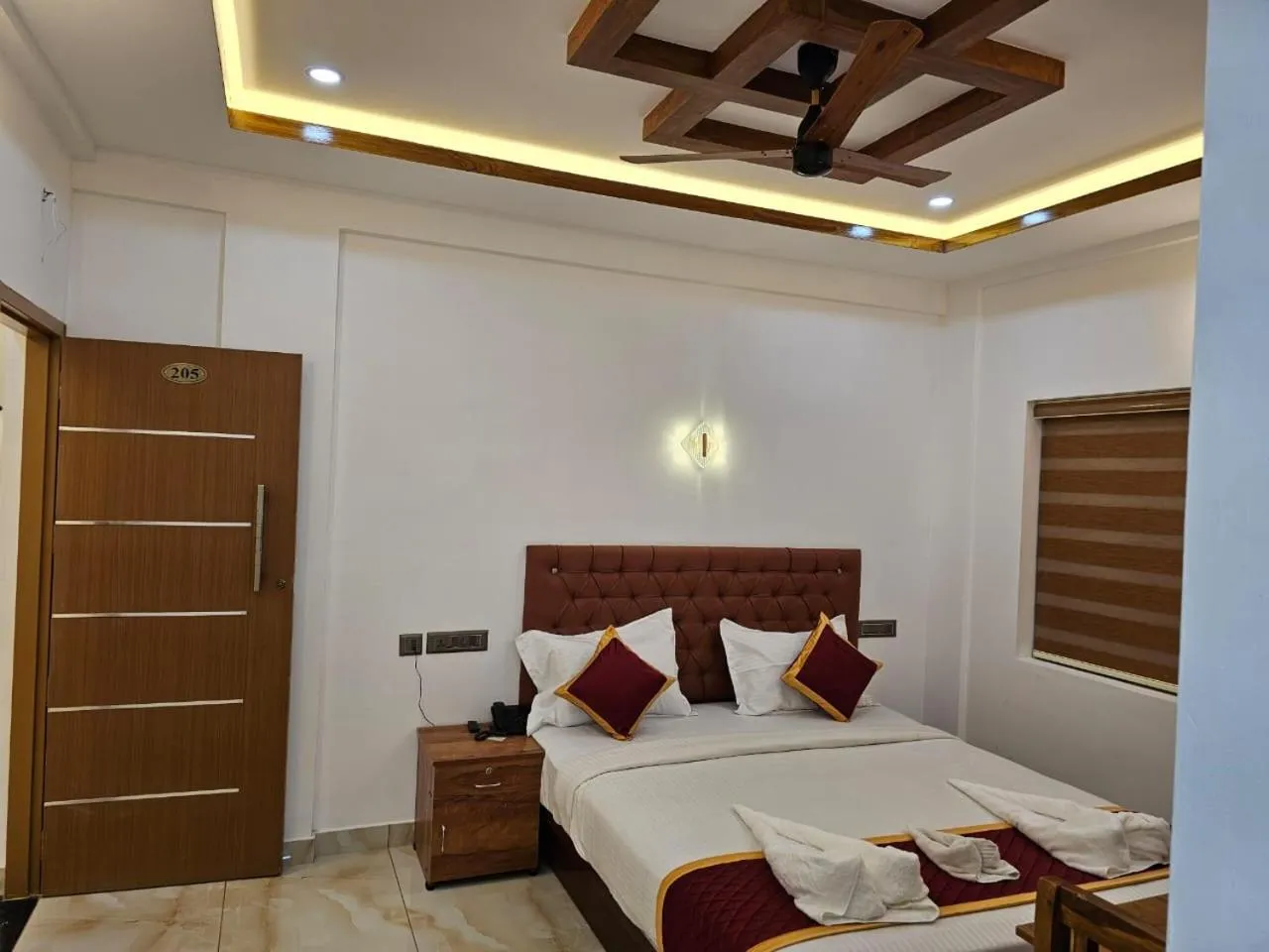 Bed in MARINA SUITES AIRPORT HOTEL