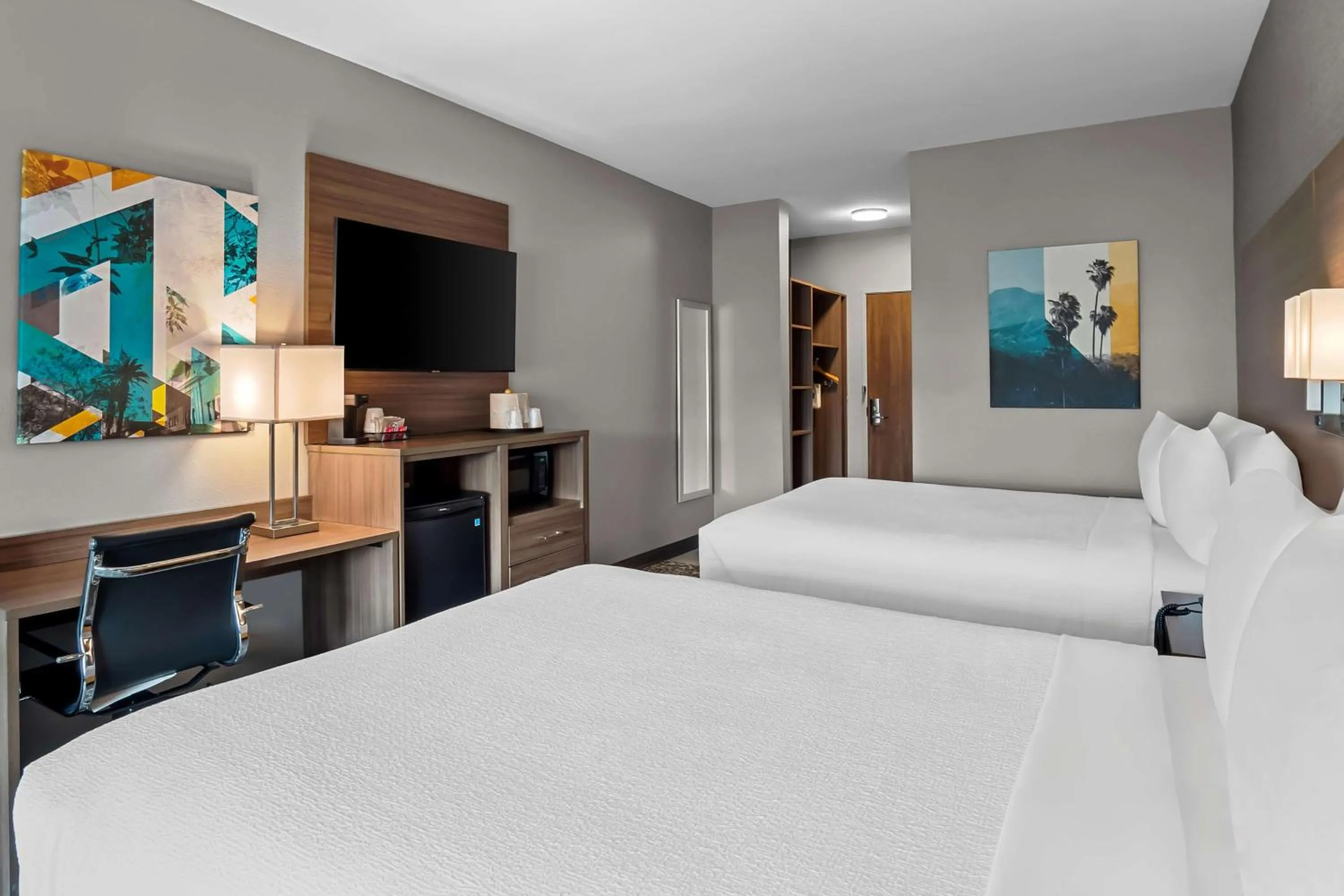 Bedroom, Bed in Best Western San Bernardino Hotel